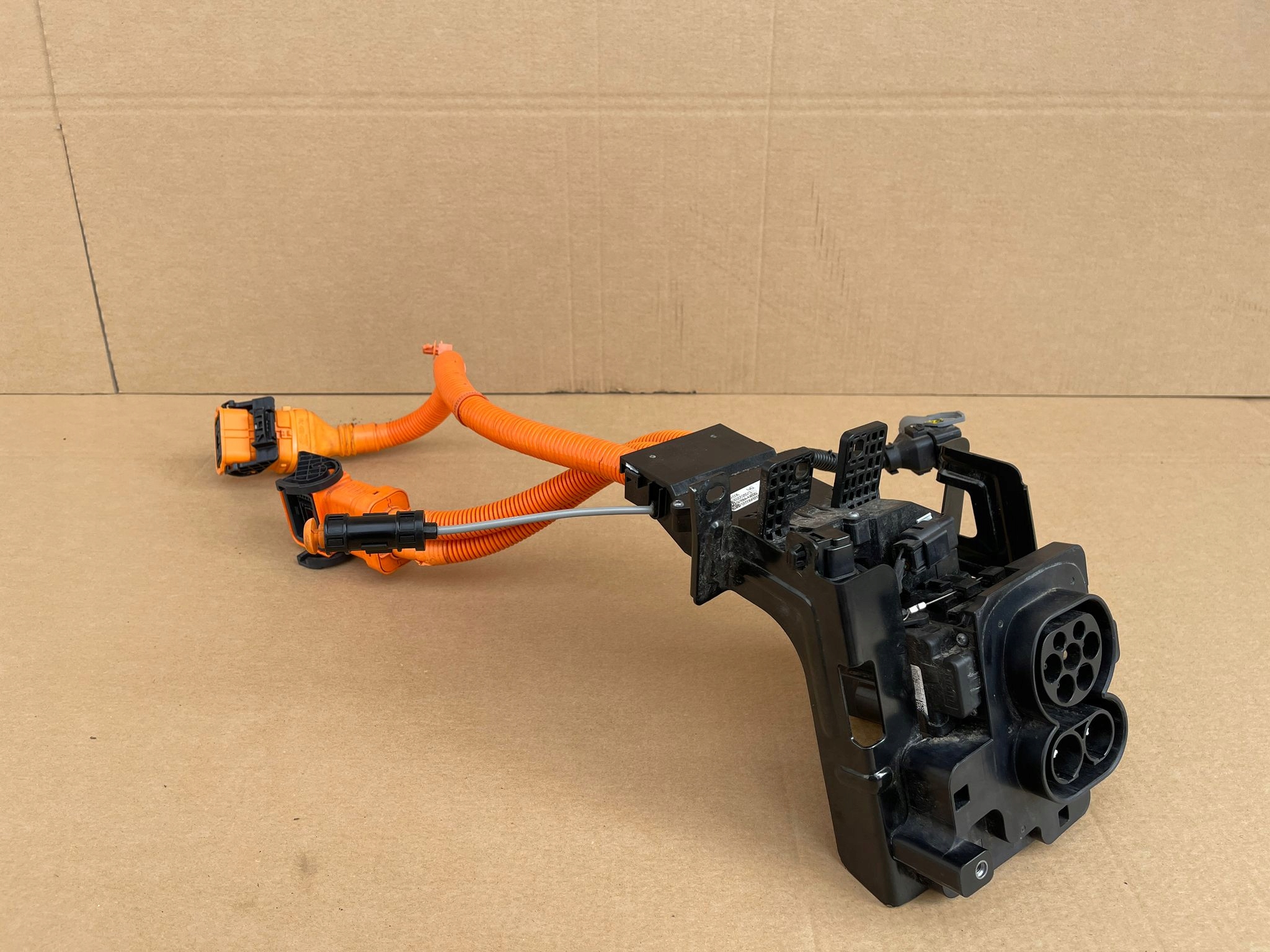 91684-K4020 - HYUNDAI KONA ЕЛЕКТРИЧНИЙ РОЗ'ЄМ ДЛЯ ЗАРЯДКИ