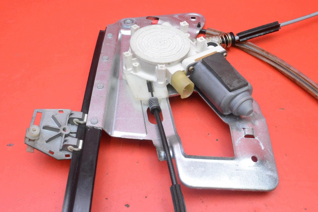 window regulator left front EU 8360511 BMW E39 LIFT 00-04