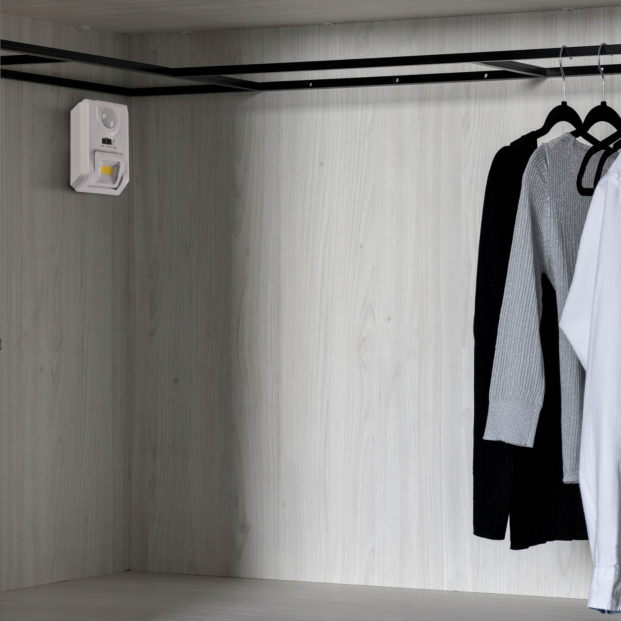 Lampka Podszafkowa LED Czujnik Ruchu Samoprzylepna Marka inna