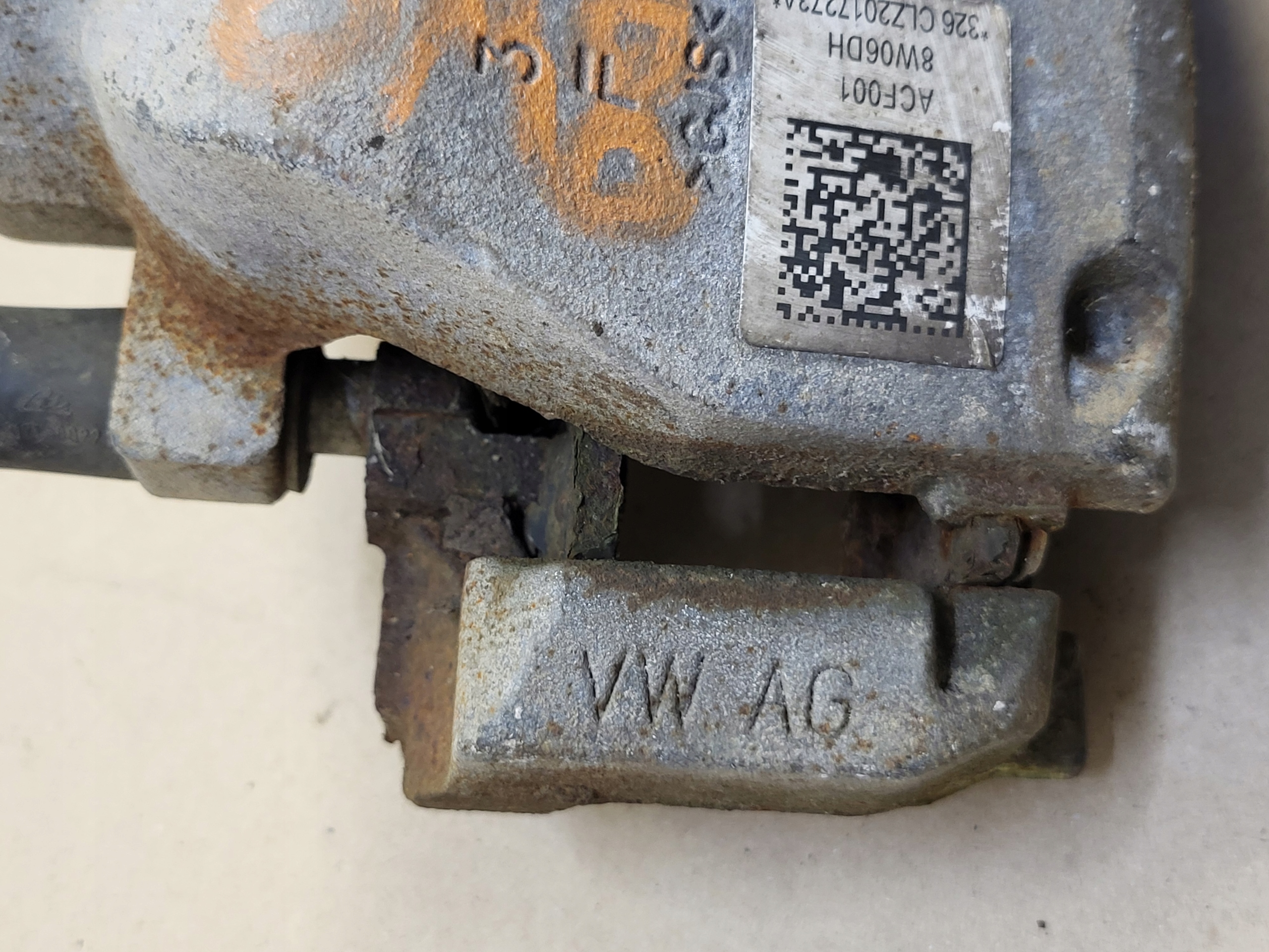 caliper brake JARZMO right front AUDI A4 B9 8W A5 F5 OE 8W06DH