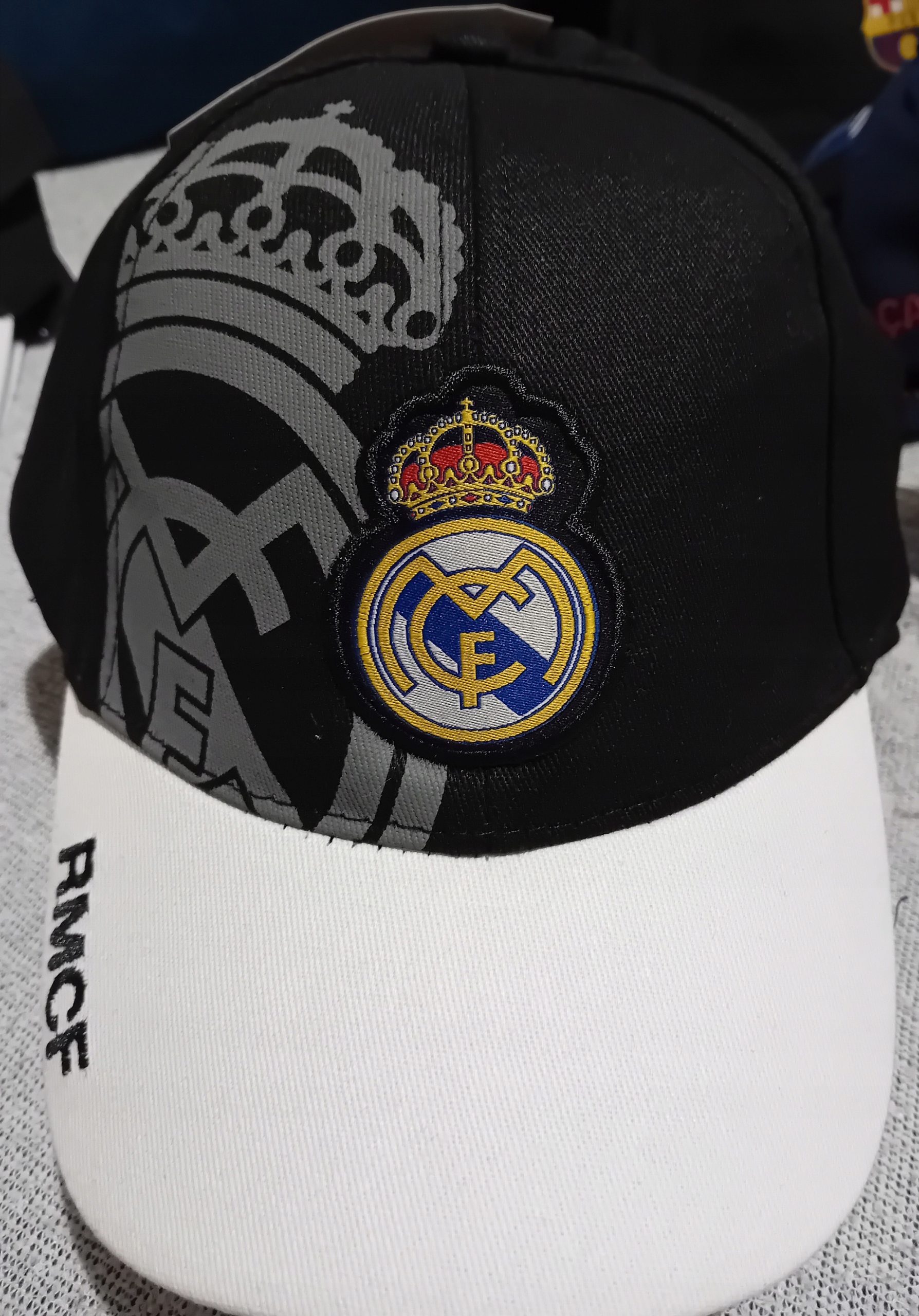Czapka z daszkiem Real Madrid Rmcf – Oficjalny Produkt Klubowy.