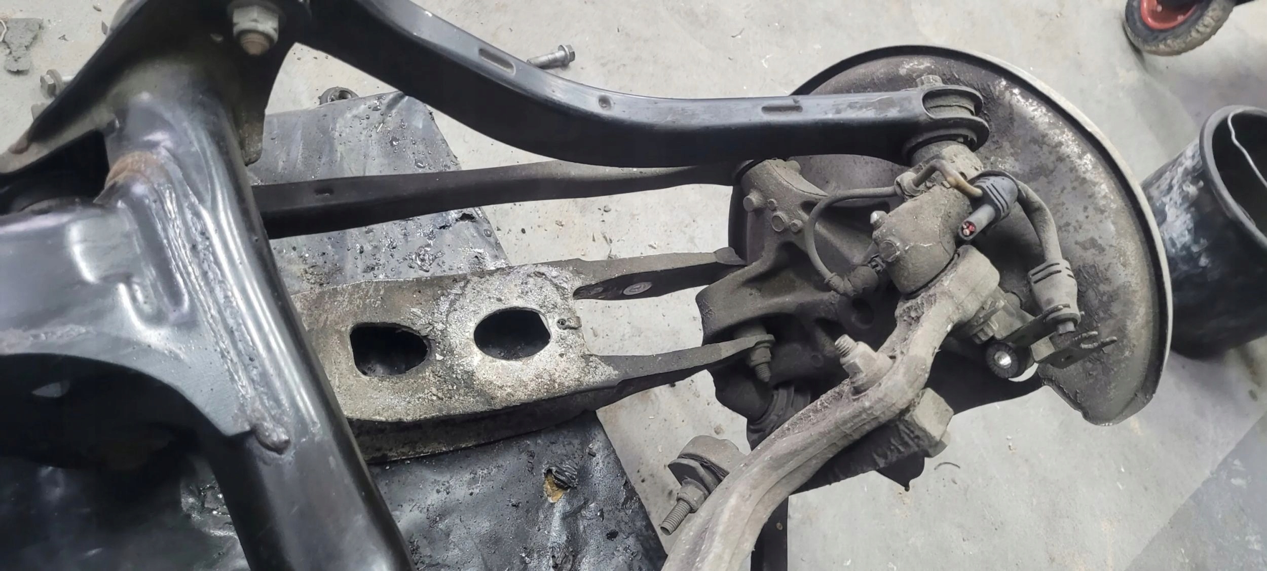 A5 8W Балка подвески зад подрамник 8W0505235AG A4 B9