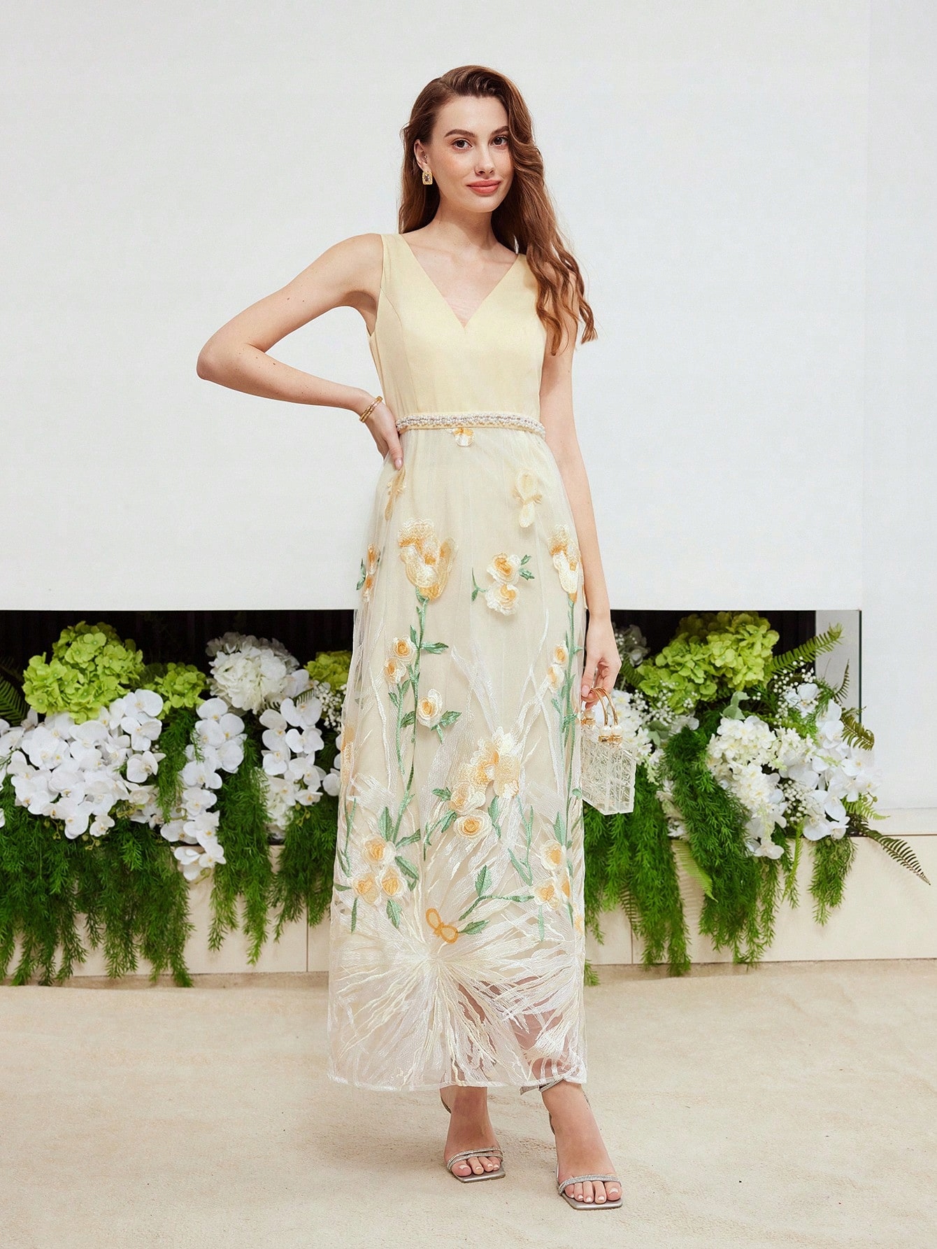 Šaty Maxi Koktejlové Elegantní Vyšívané Květinami Premium Motf L