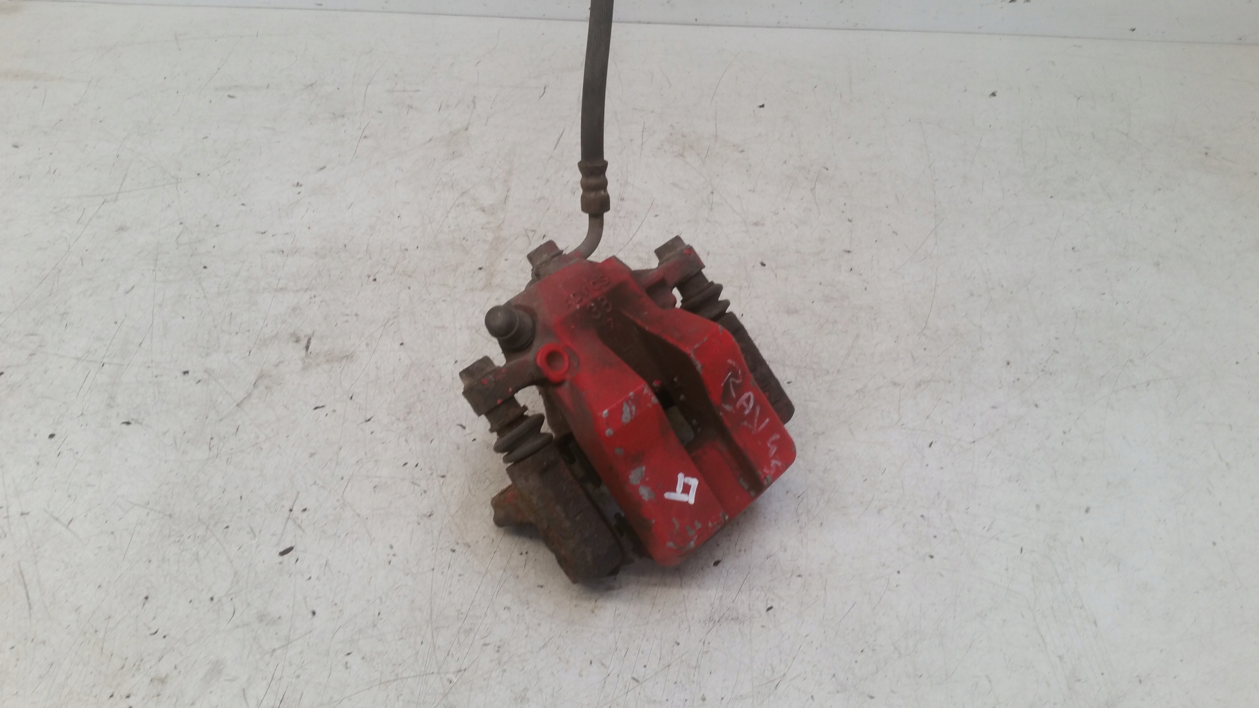 caliper left rear part Toyota RAV4