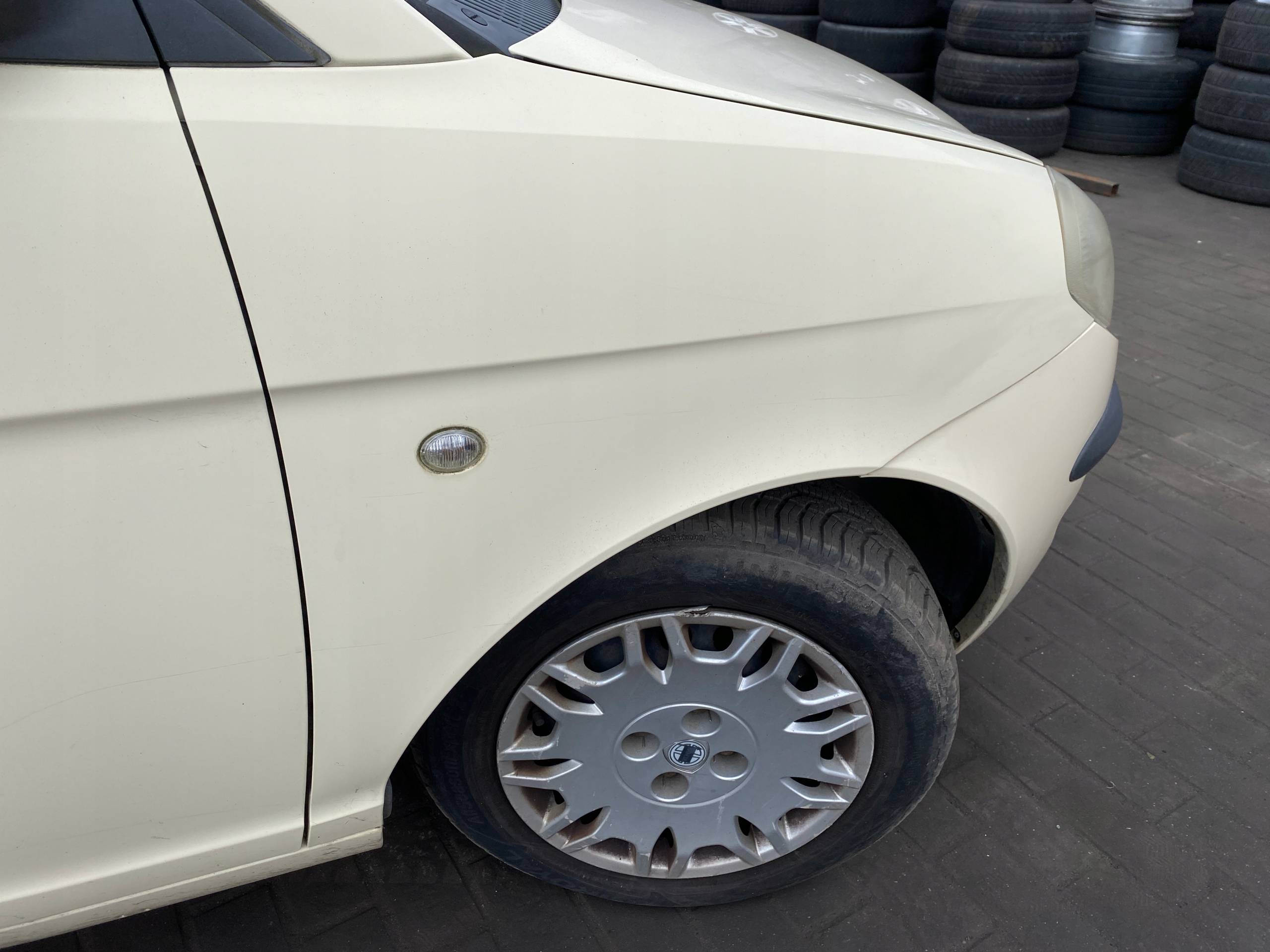 Lancia Ypsilon 03-09 fender right front front kod lakieru 228