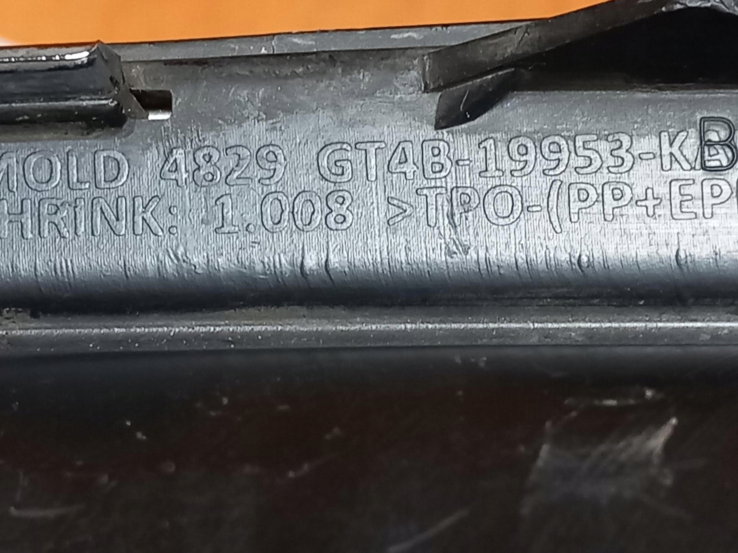 grid of a bumper left front FORD EDGE II GT4B-19953 15-18