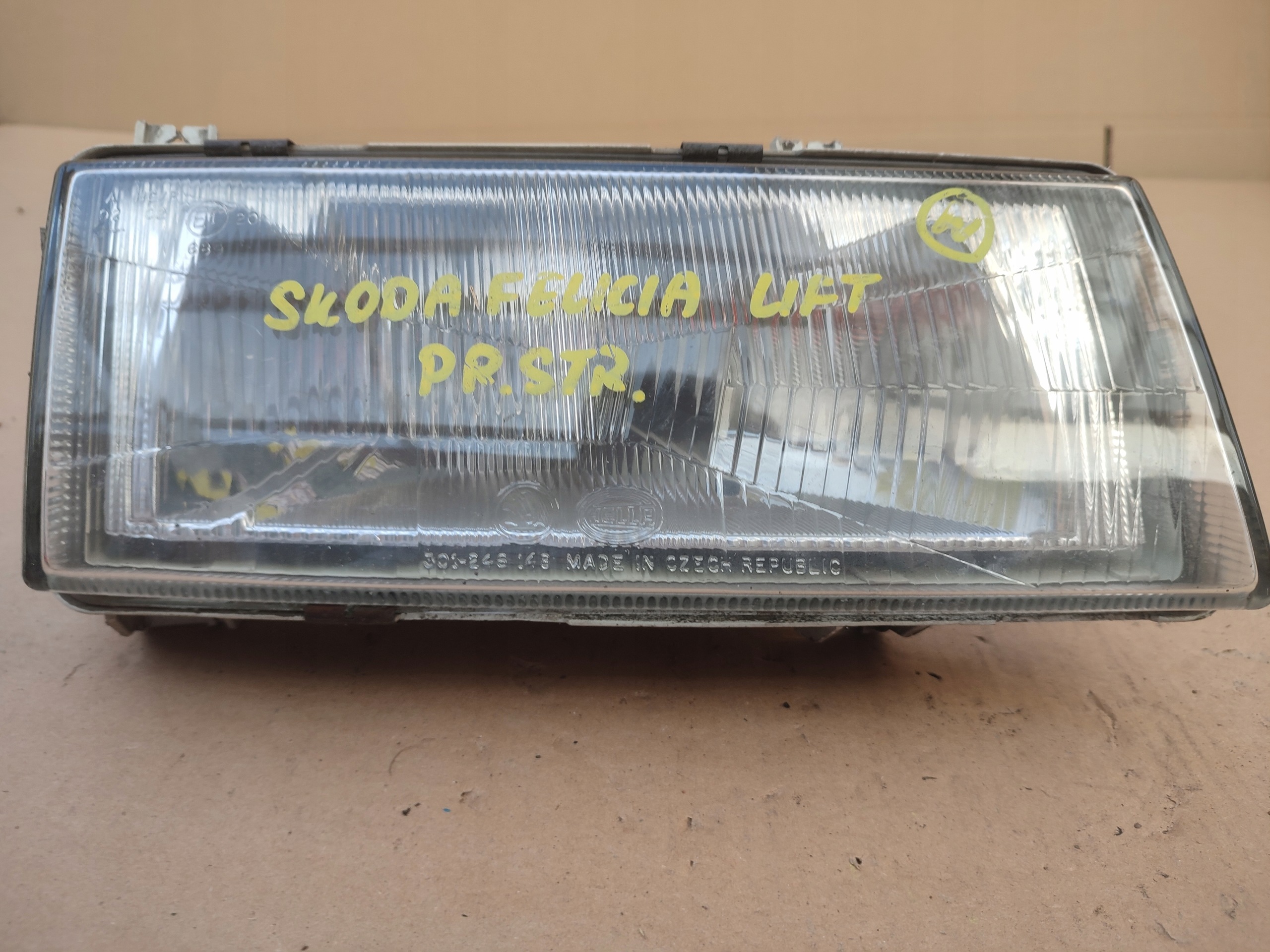 light right front right front Skoda Felicia and 246150-00