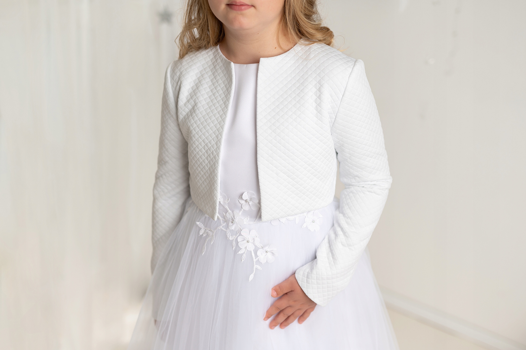 Bolerko komunijne pikowane r.140 Rodzaj sweterek