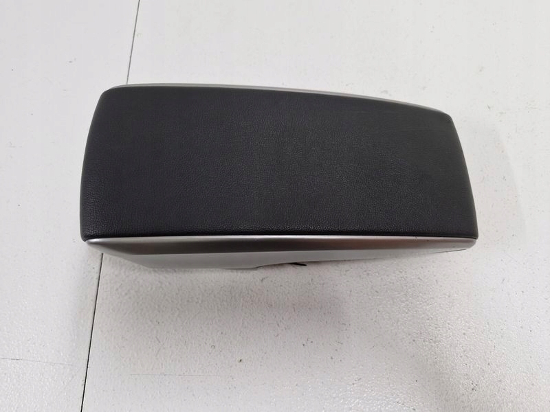 TOYOTA VERSO LIFT PODŁOKIETNIK ŚRODKOWY SKÓRA