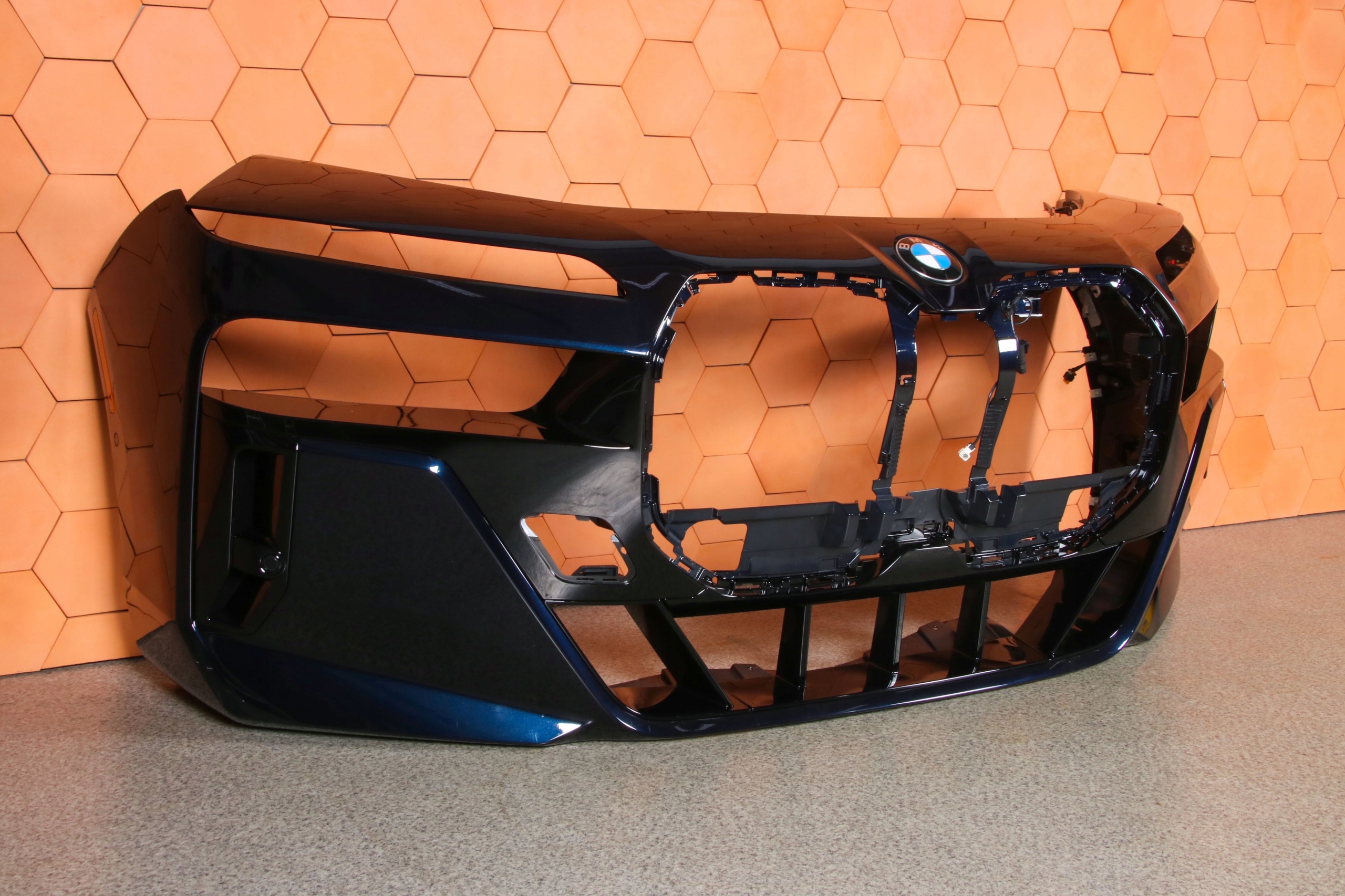 BMW 7 G70 i7 m-packet bumper front USA colour 416