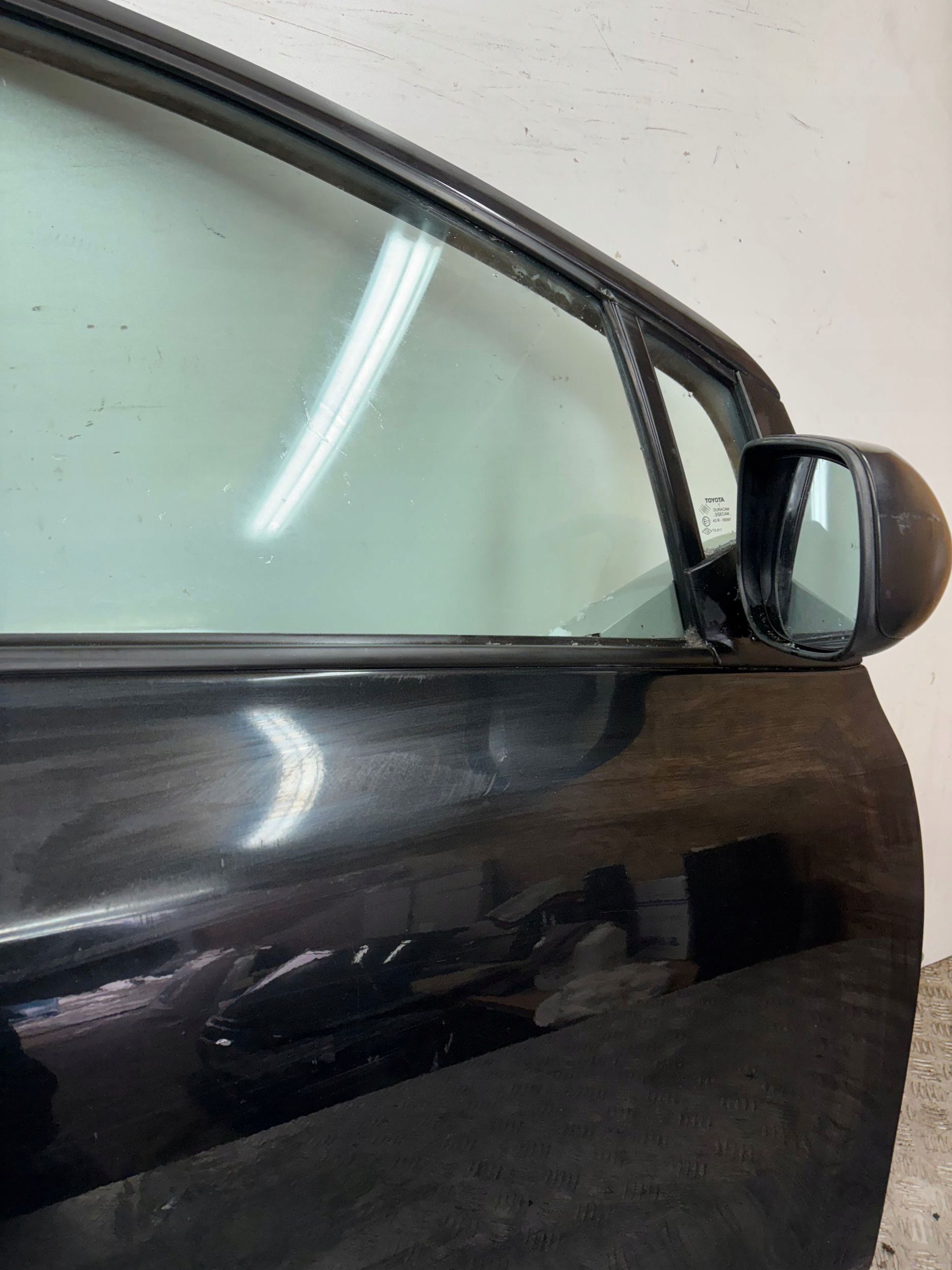 door front front right TOYOTA YARIS II 2 06