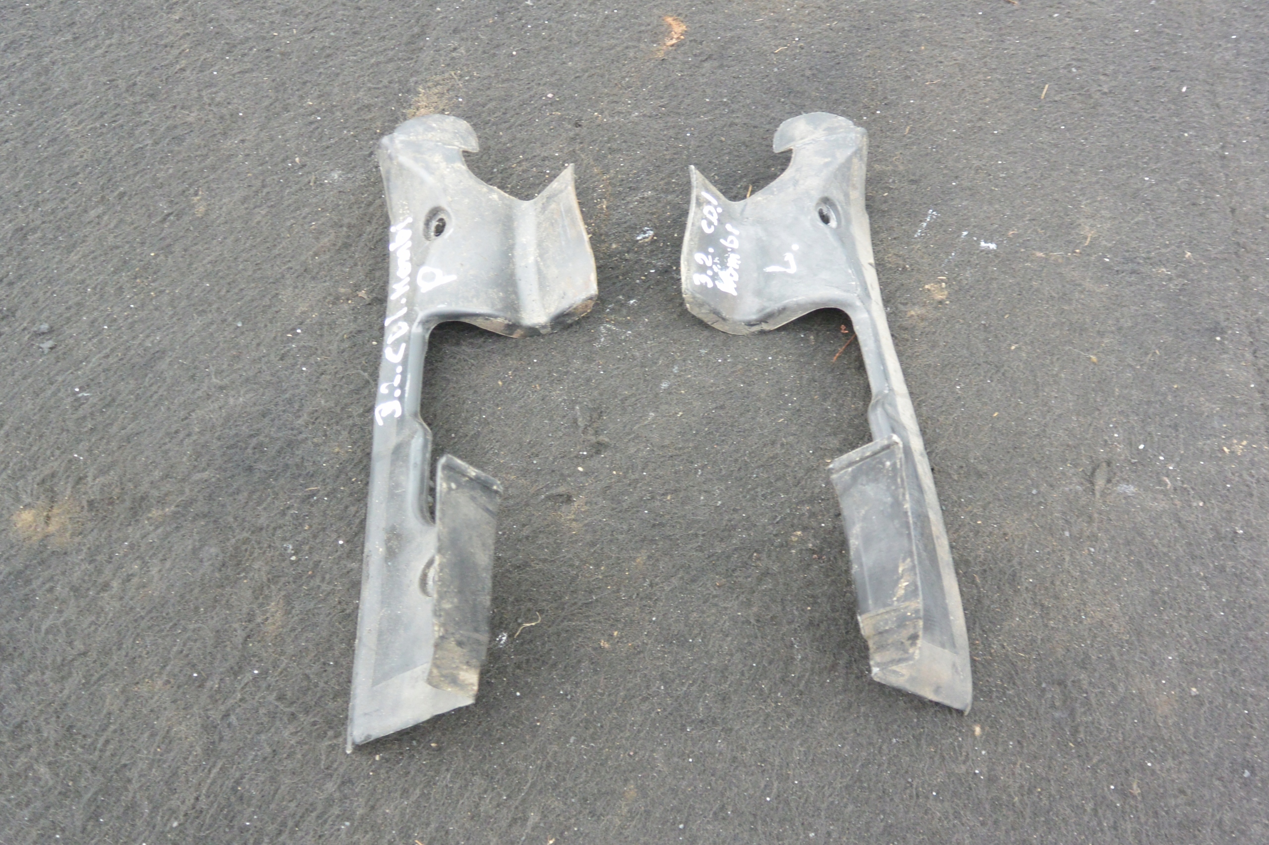 BLENDE ABDECKUNG SCHARNIERE HECKKLAPPE KPL MERCEDES W211 KOMBI
