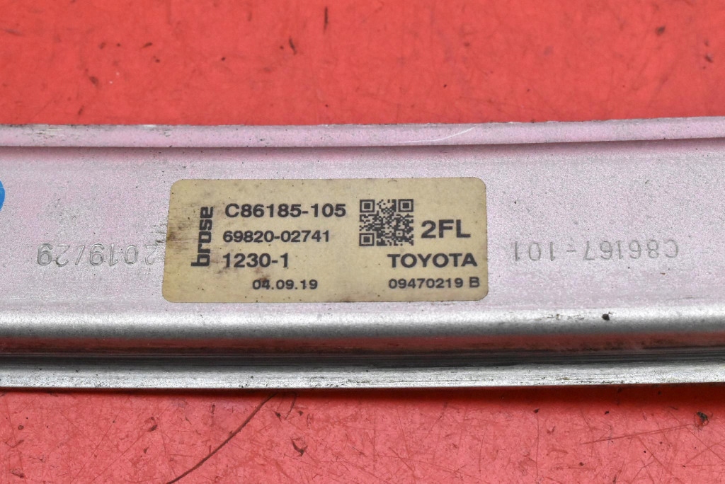 window regulator left front EU 69820-02741 TOYOTA COROLLA E21 KOMBI 18-25