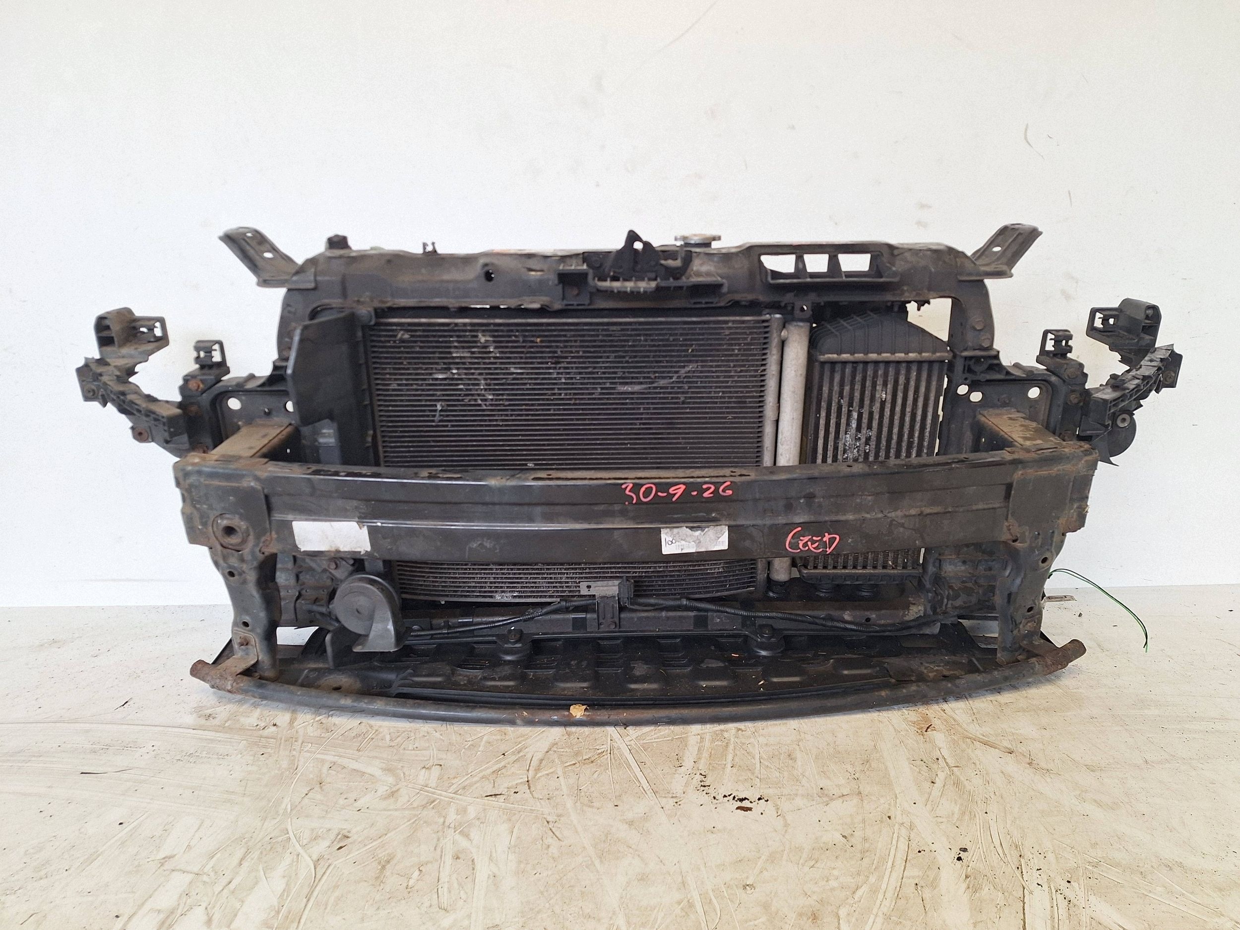 KIA CEED II LIFT 15-17 support panel for radiators 1.6 CRDI - MANUAL