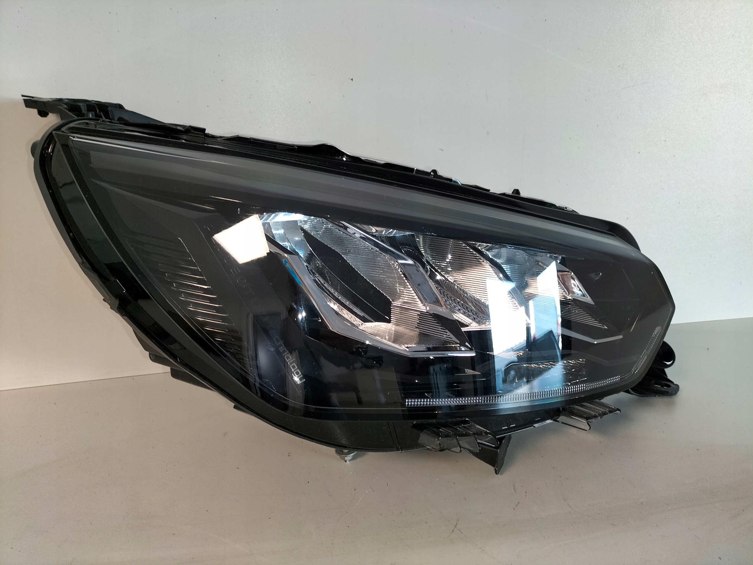 light front reflektor right PEUGEOT 208 2008 II 19