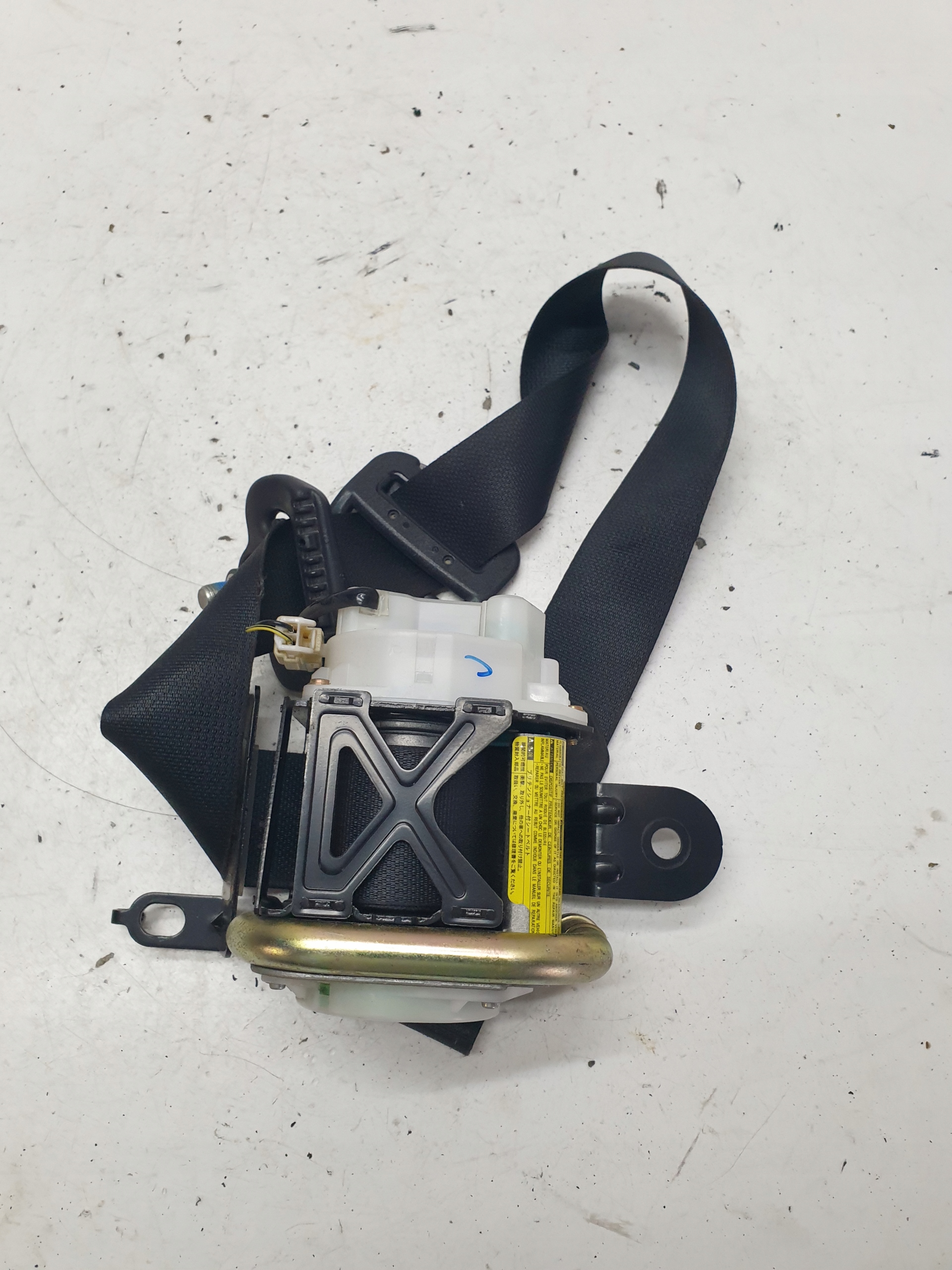 ремень безопасности передний перед левый mazda