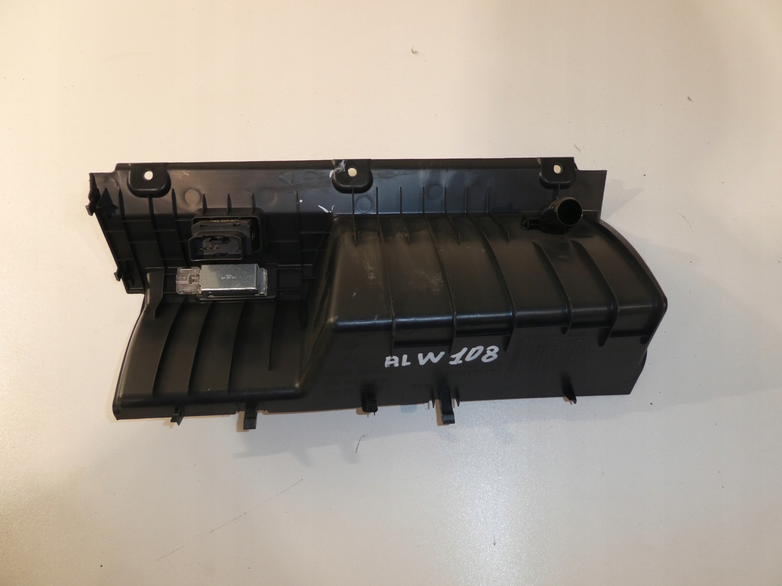 VW CADDY LIFT IV passenger compartment plato 2K5858909B