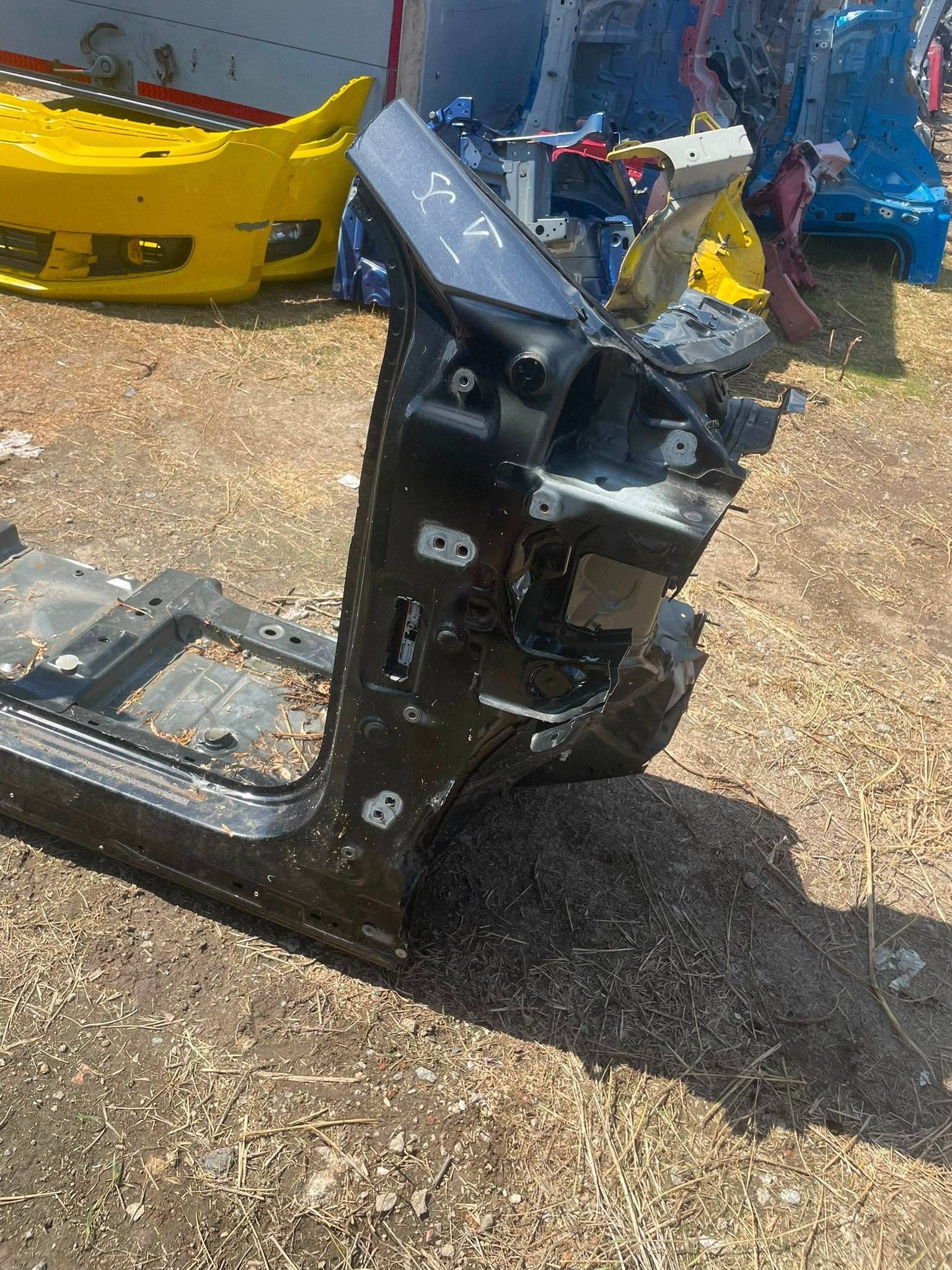pillar central front threshold bodywork right side Renault Scenic E-Tech V