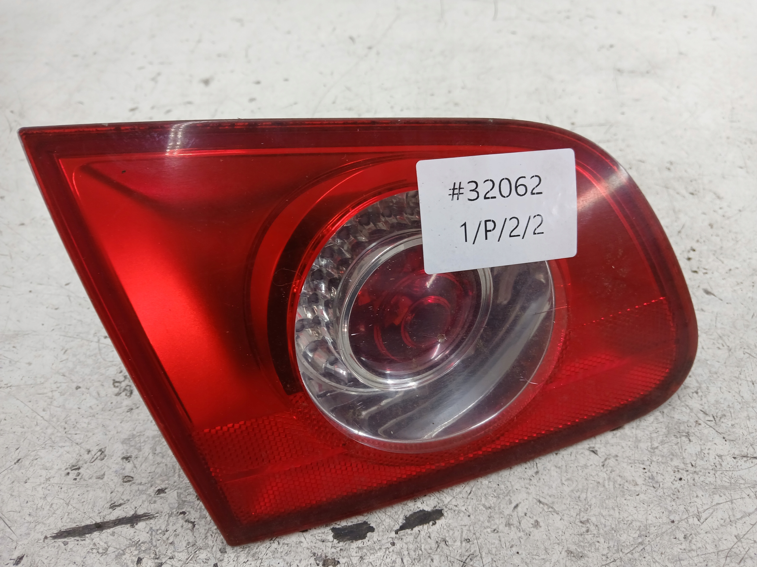 VW PASSAT B6 KOMBI light left rear part trunk door