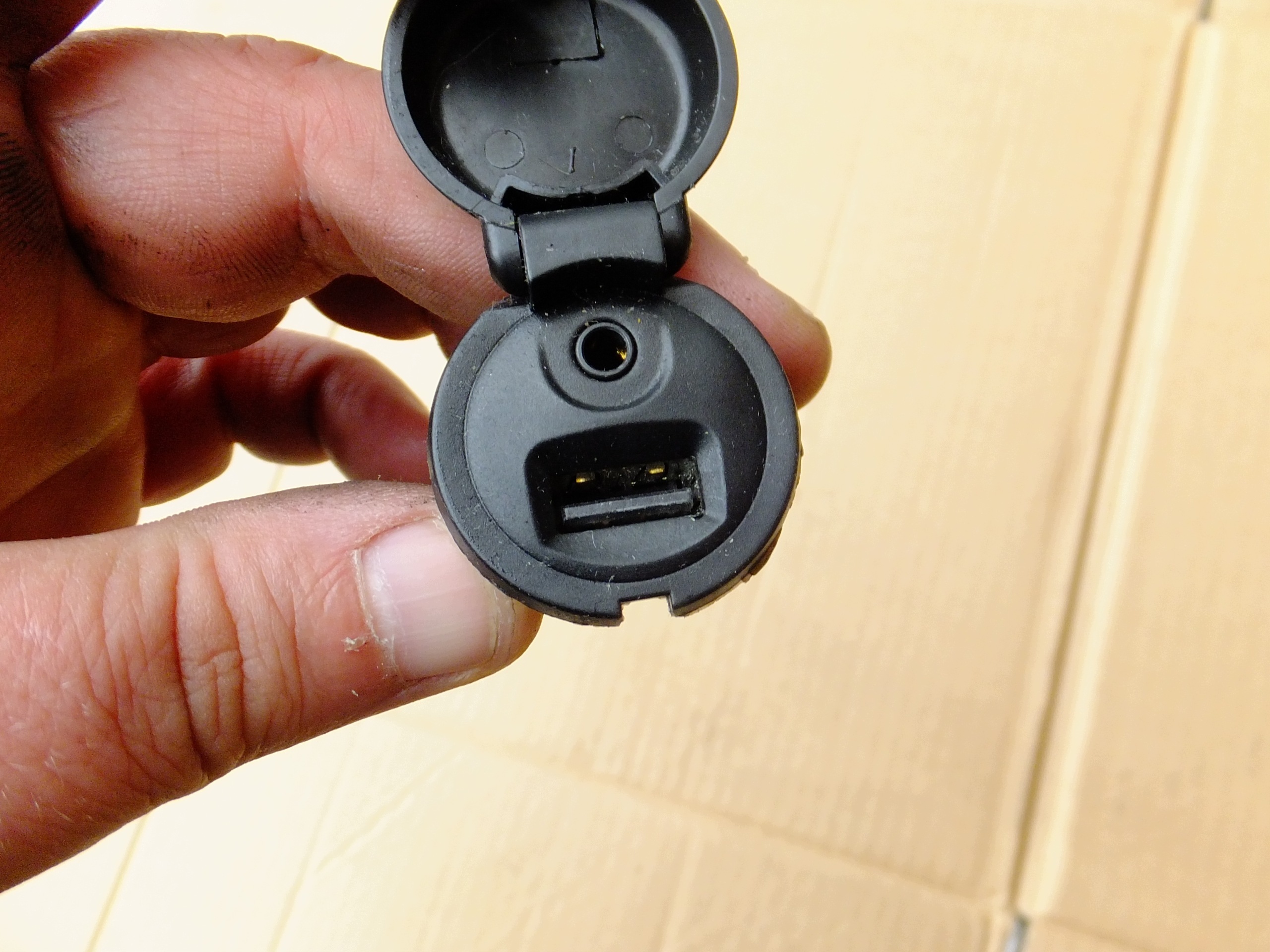 adapter aux citroen c4 picasso and 2011r 96647952XT