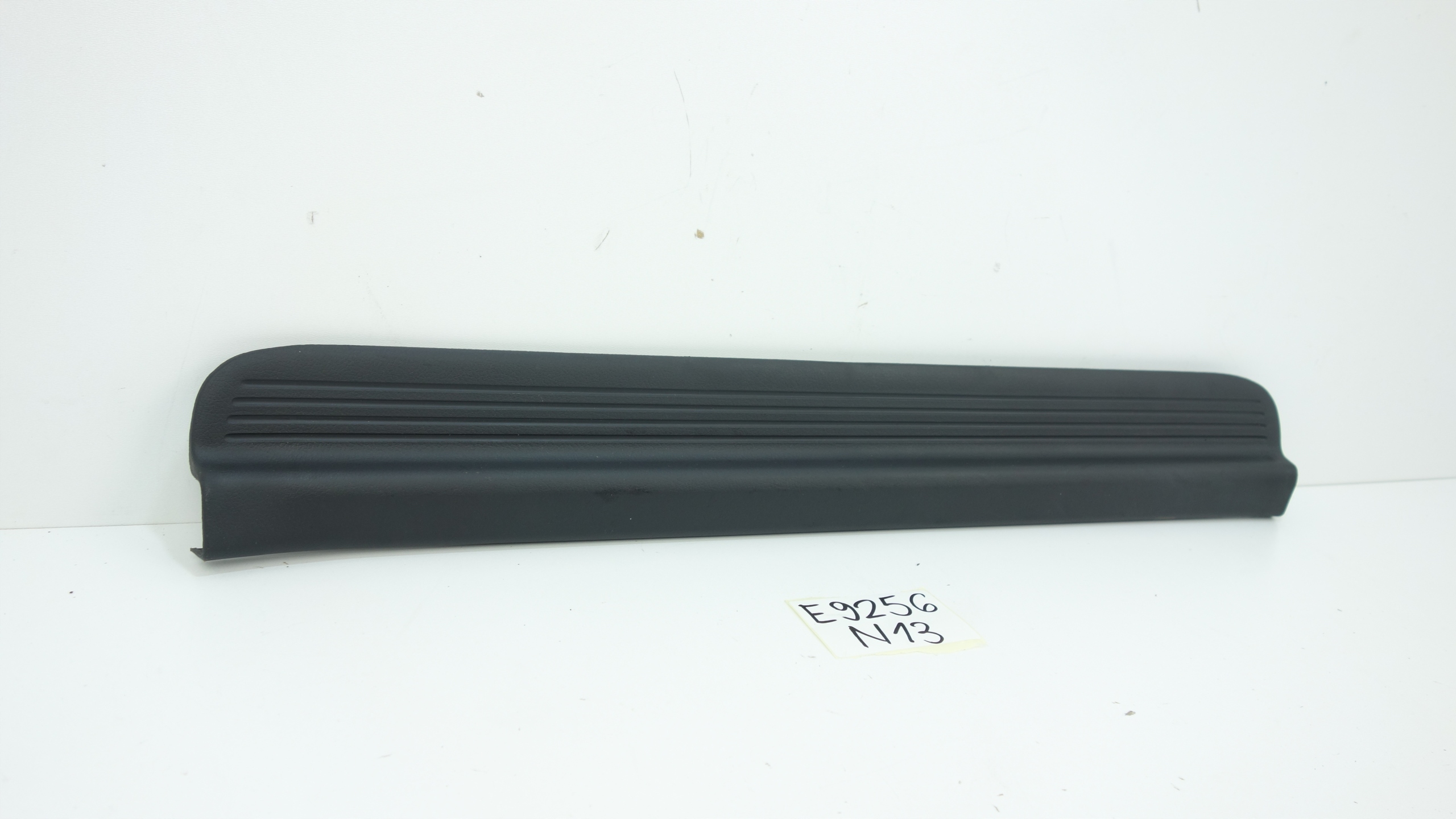 MAZDA XEDOS 1992- moulding cap threshold left front C00168720