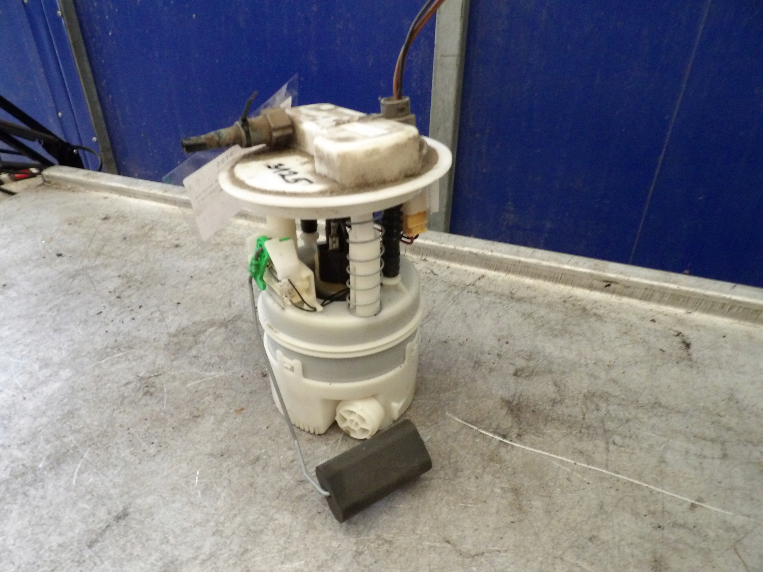 Dacia Logan feed pump 1,6B