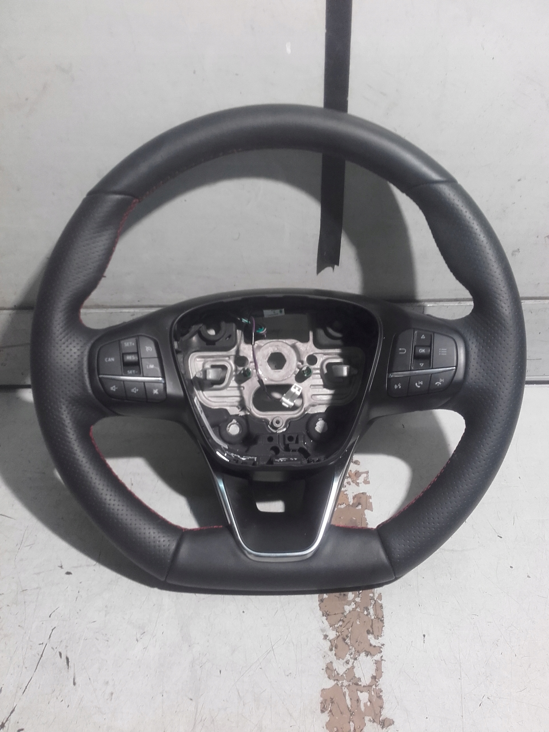 FORD FOCUS MK4 KIEROWNICA MULTIFUNKCYJNA ST LINE