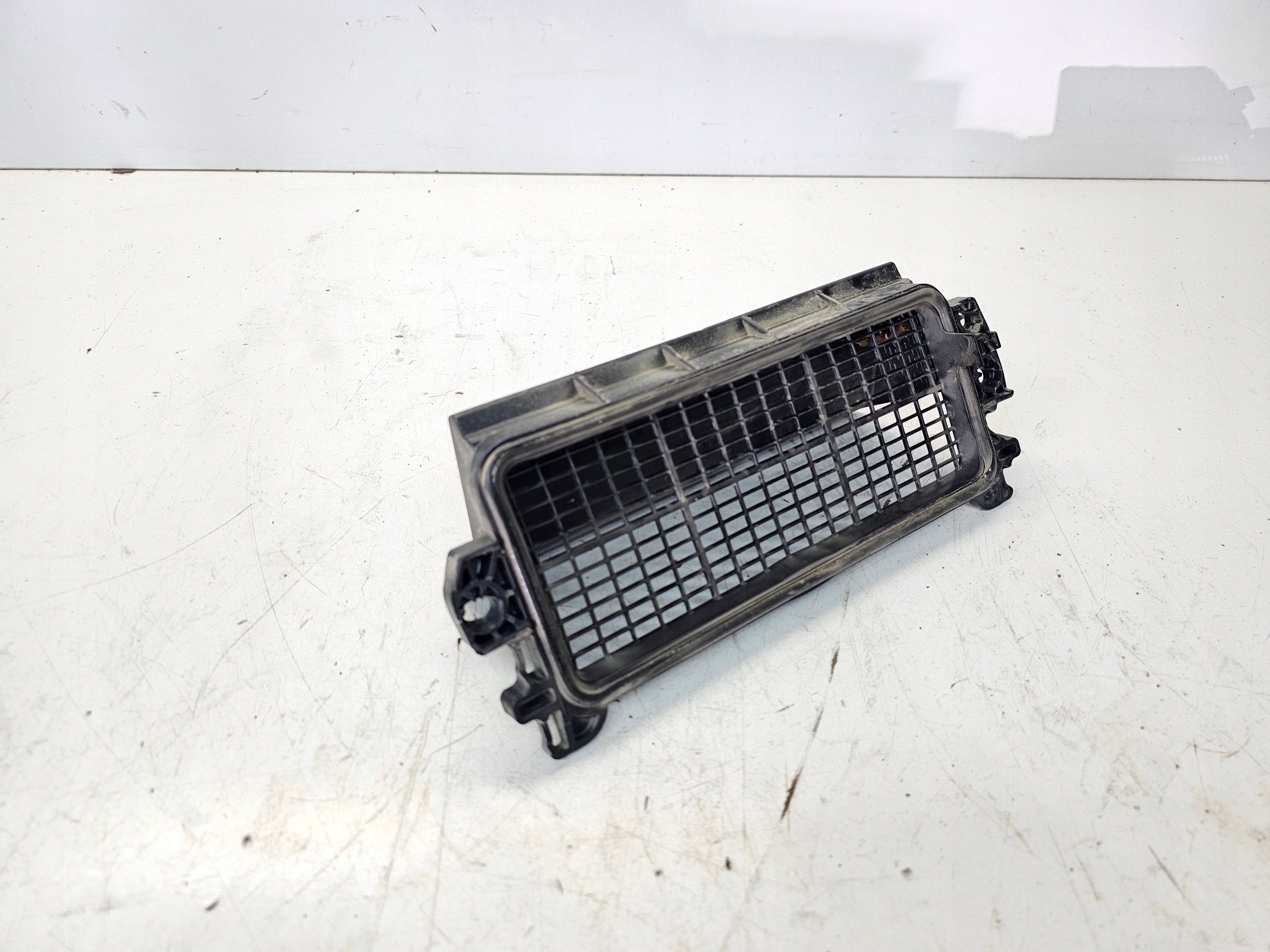 grid boot AUDI A1 8X 8X0815479B