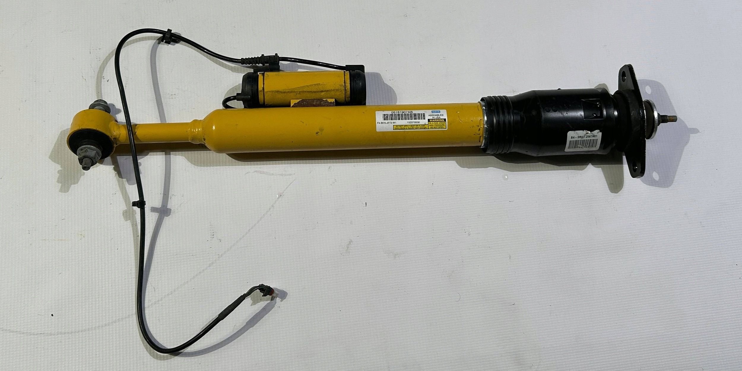 shock absorber rear part rear right Dodge Charger Challenger SRT Hellcat 2015