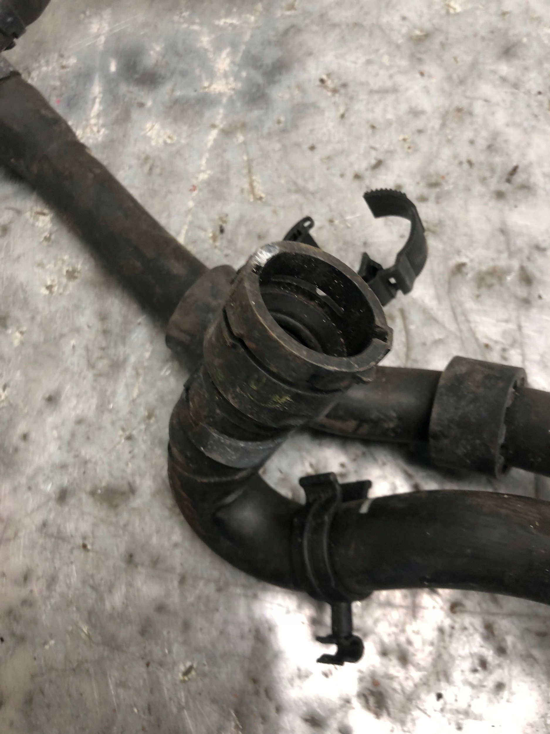 dodatna pumpa vode VW AUDI 04L965567 5Q0820507