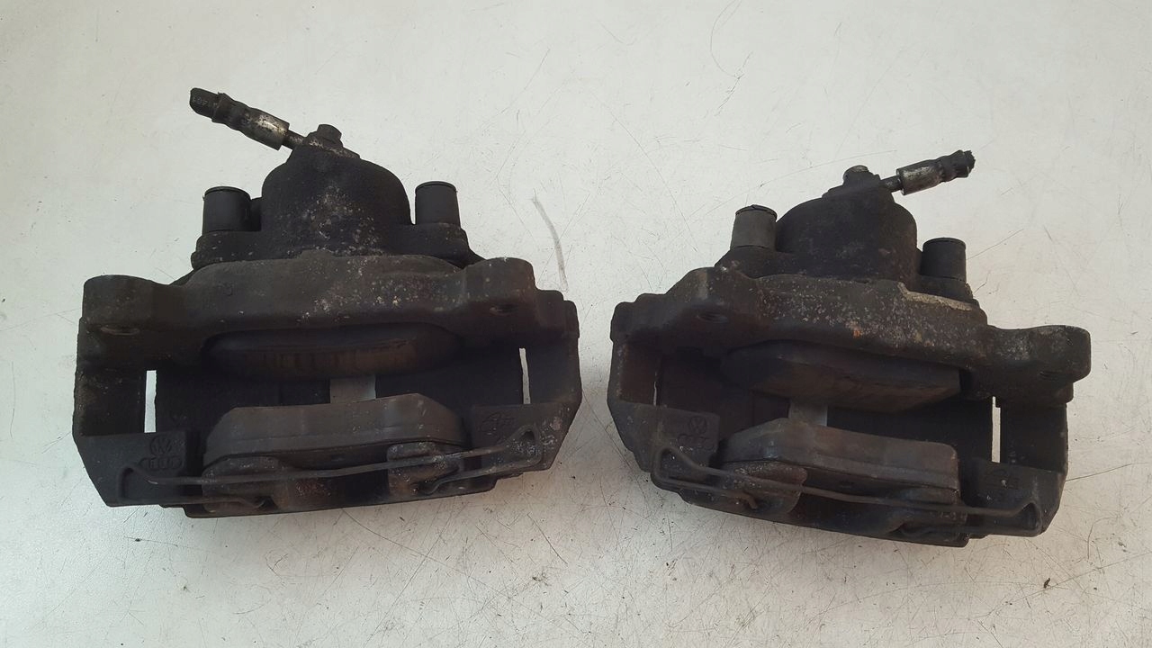 caliper front right left Seat Toledo III 2,0 TSI