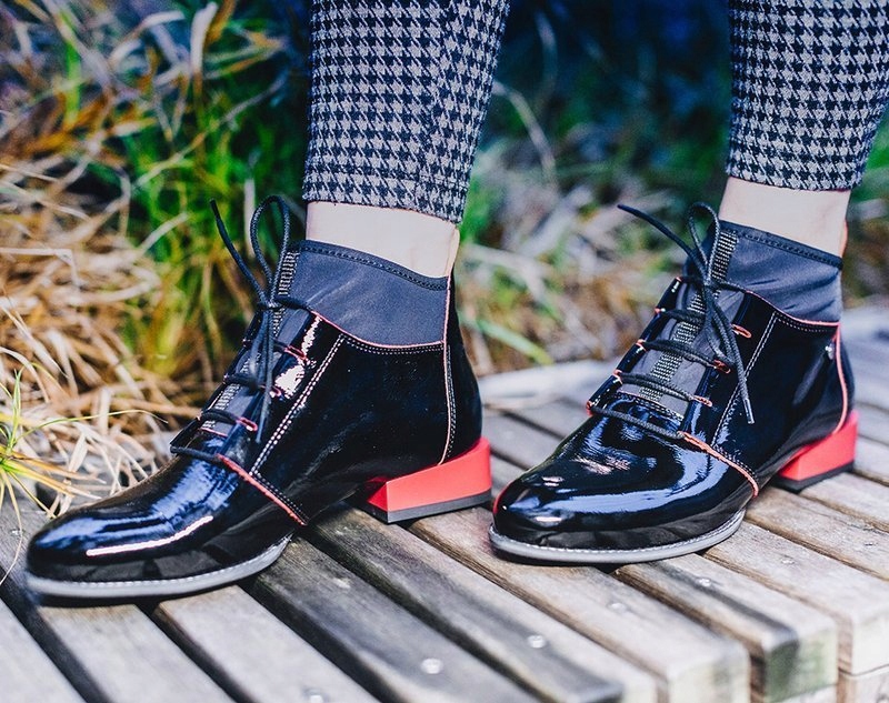 Botki damskie Maciejka 04744-16 skórzane czarno-czerwone r.40 Materiał wkładki skóra naturalna