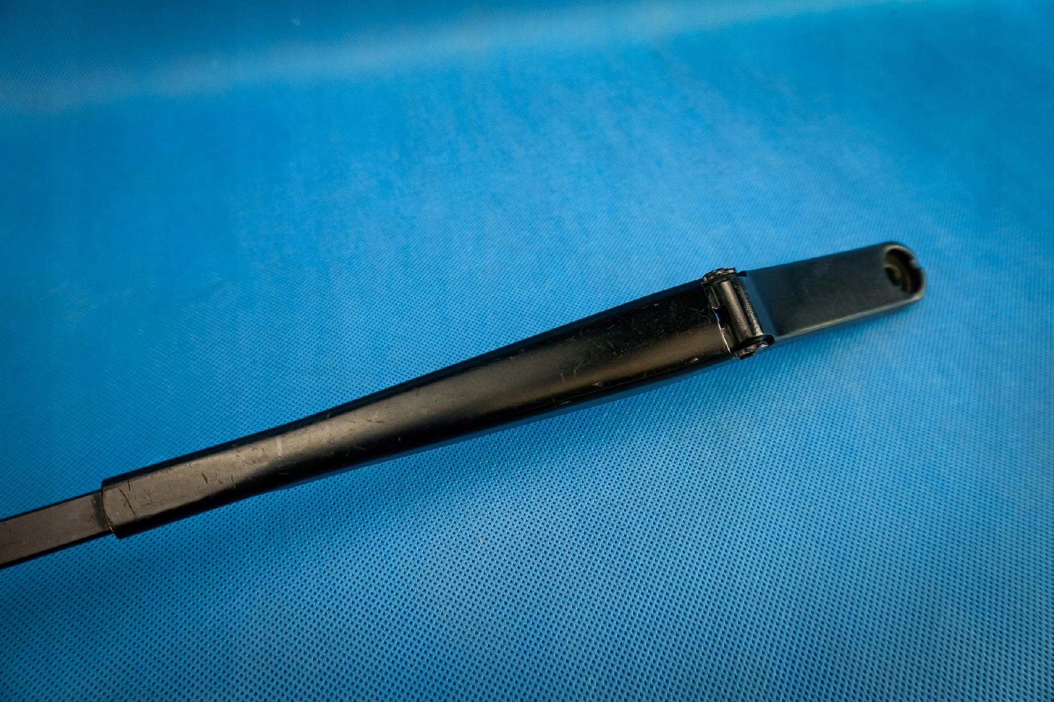 wiper arm pioro Audi A4 S4 A5 8W 8W1955408