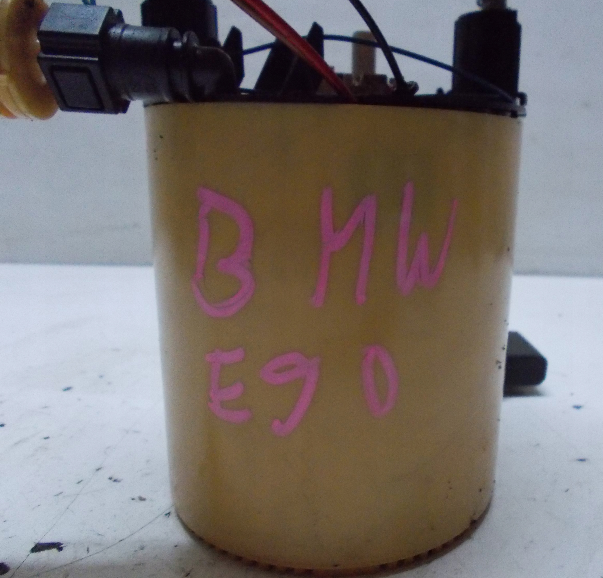 BMW E90 pumpa za gorivo 7190943
