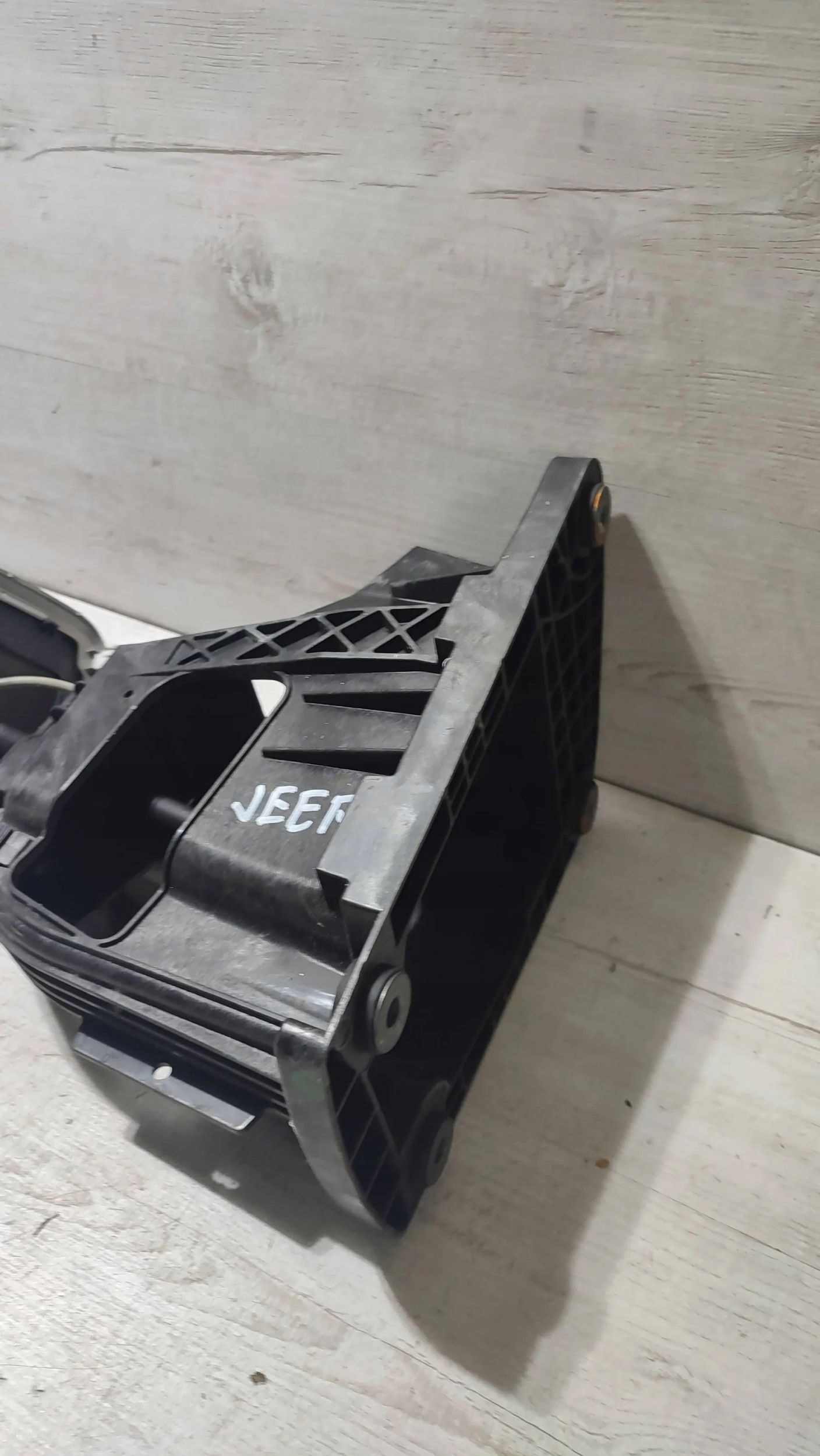 Jeep Cherokee 2015 kulysa převodů