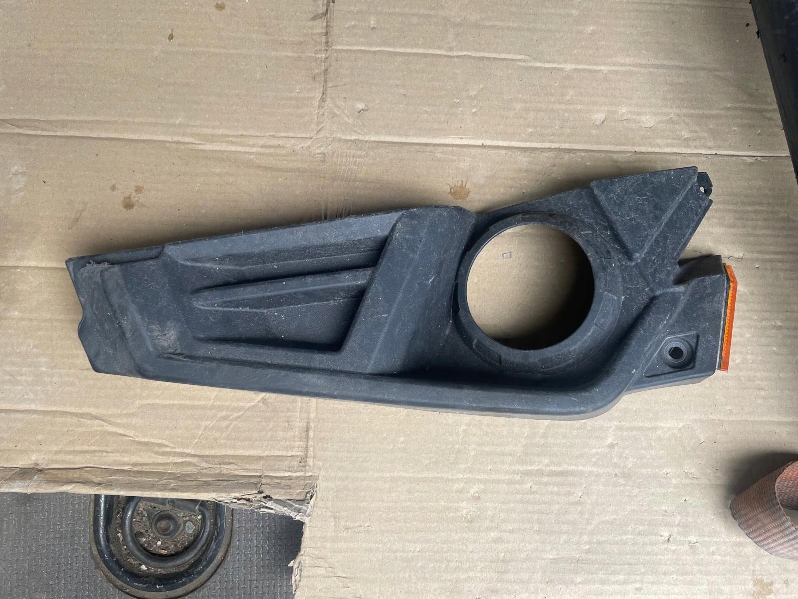 POLARIS SLINGSHOT LEWA OSŁONA LAMPY LAMPA