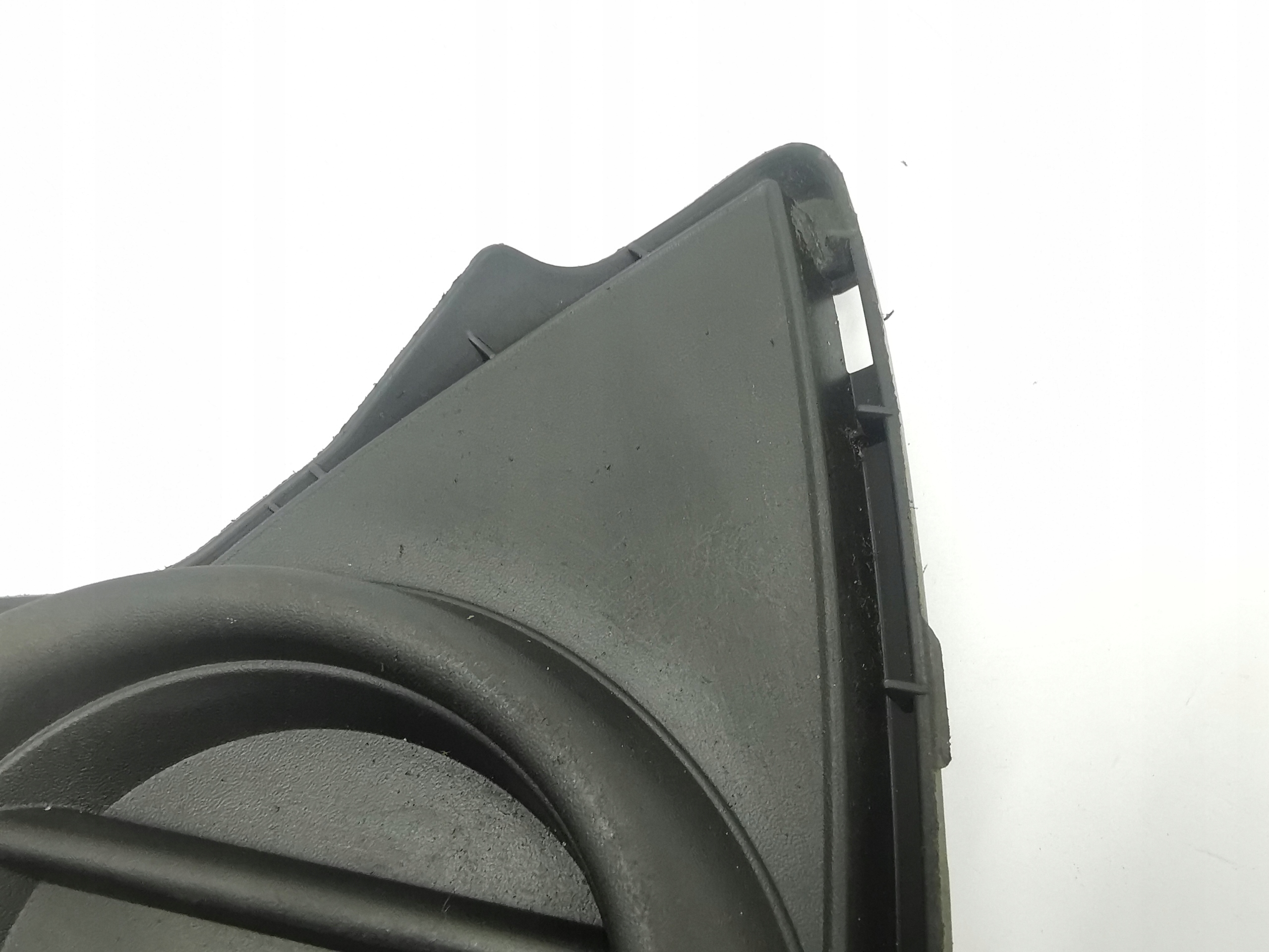 grid frame of a bumper left TOYOTA AURIS II E18 / 81482-02290