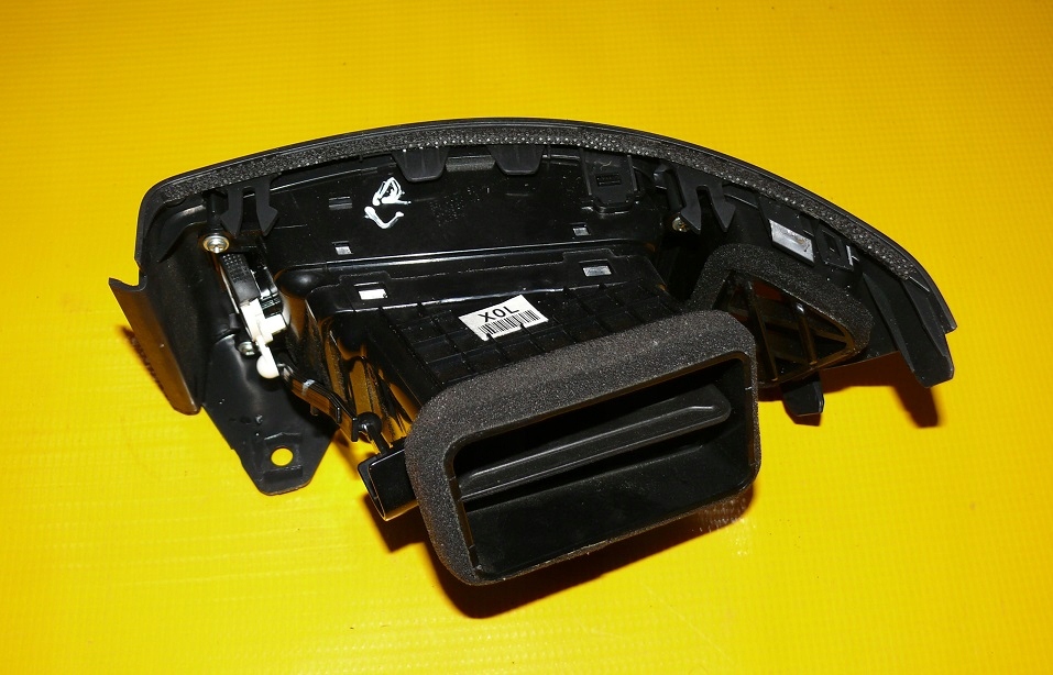 grid air conditioning devices left left front in the dashboard ROZDZIELCZA HYUNDAI I30 07-12r. EU