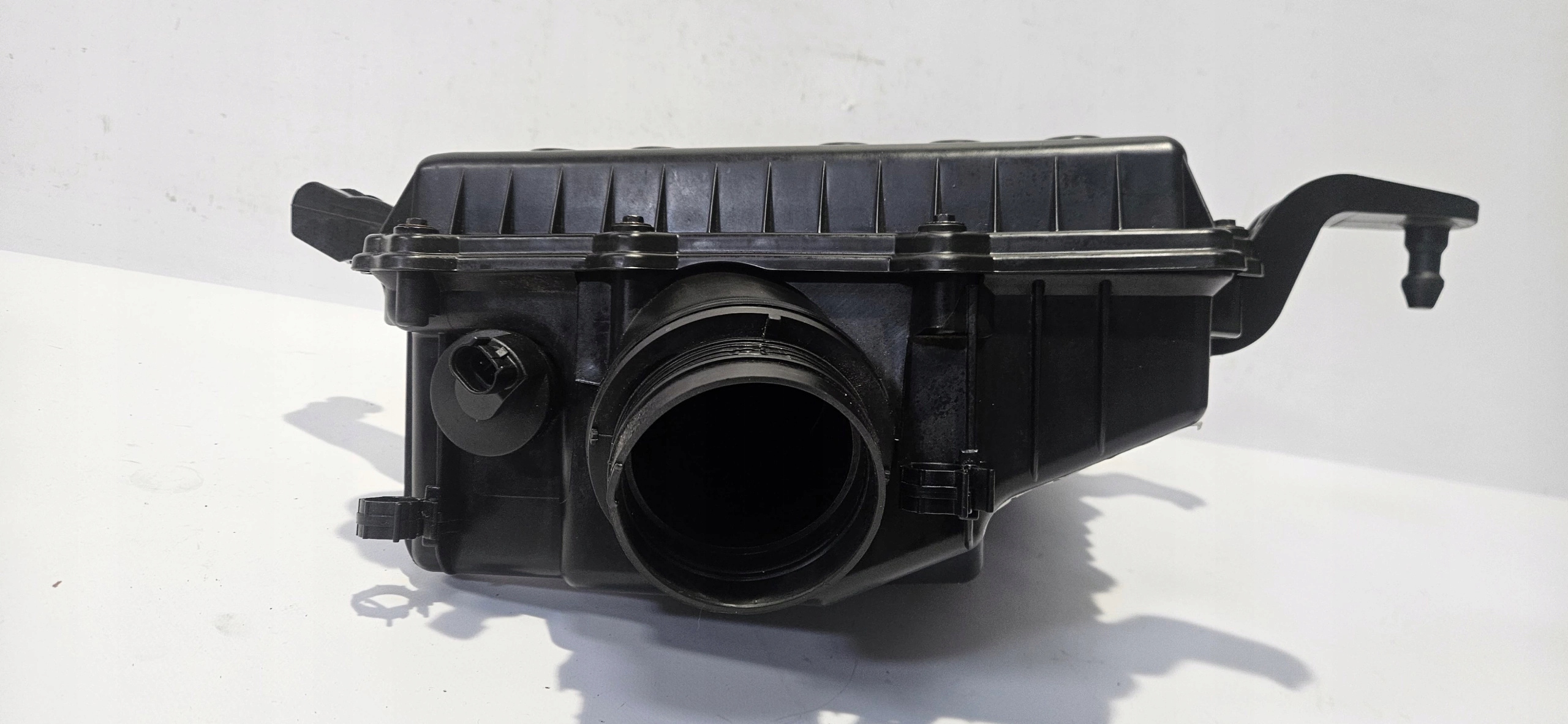 Gehäuse filter luft IVECO DAILY IV 14- 2.3 HPI Original 5801353825