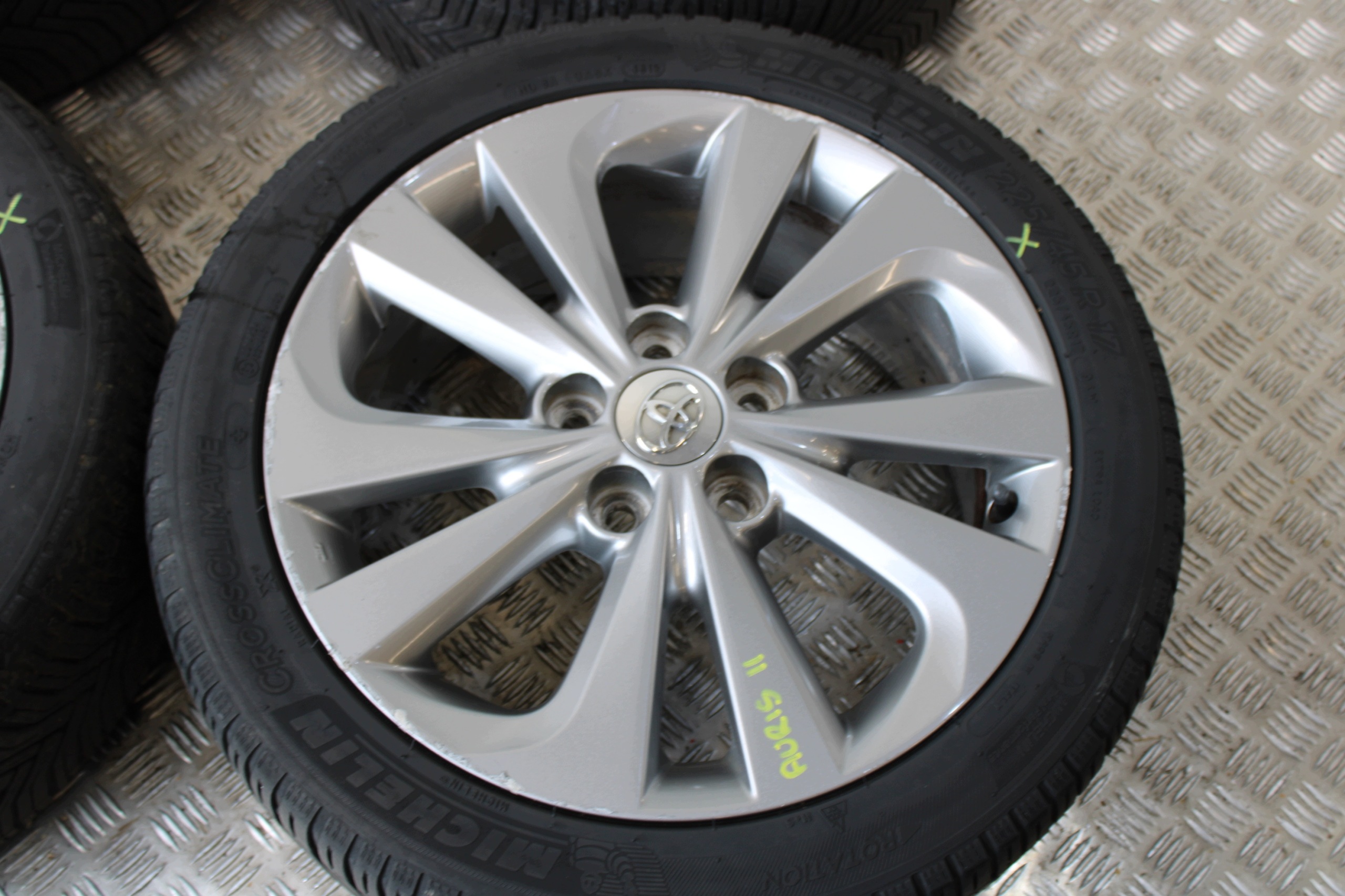 wheels discs disc 225/45 R17 TOYOTA AURIS II 2 KOMBI