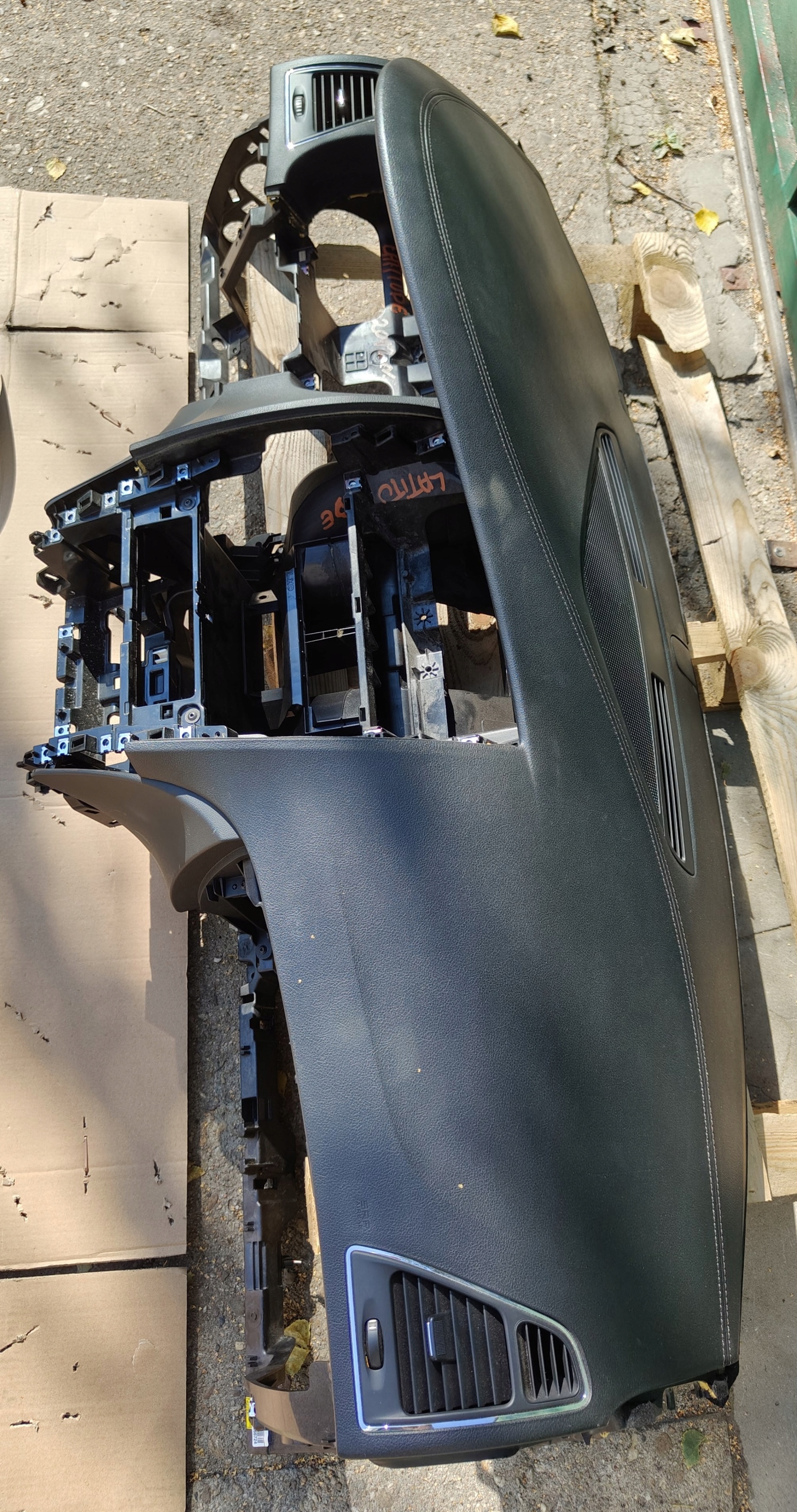RENAULT LATITUDE 12R dashboard cockpit airbag tension belts
