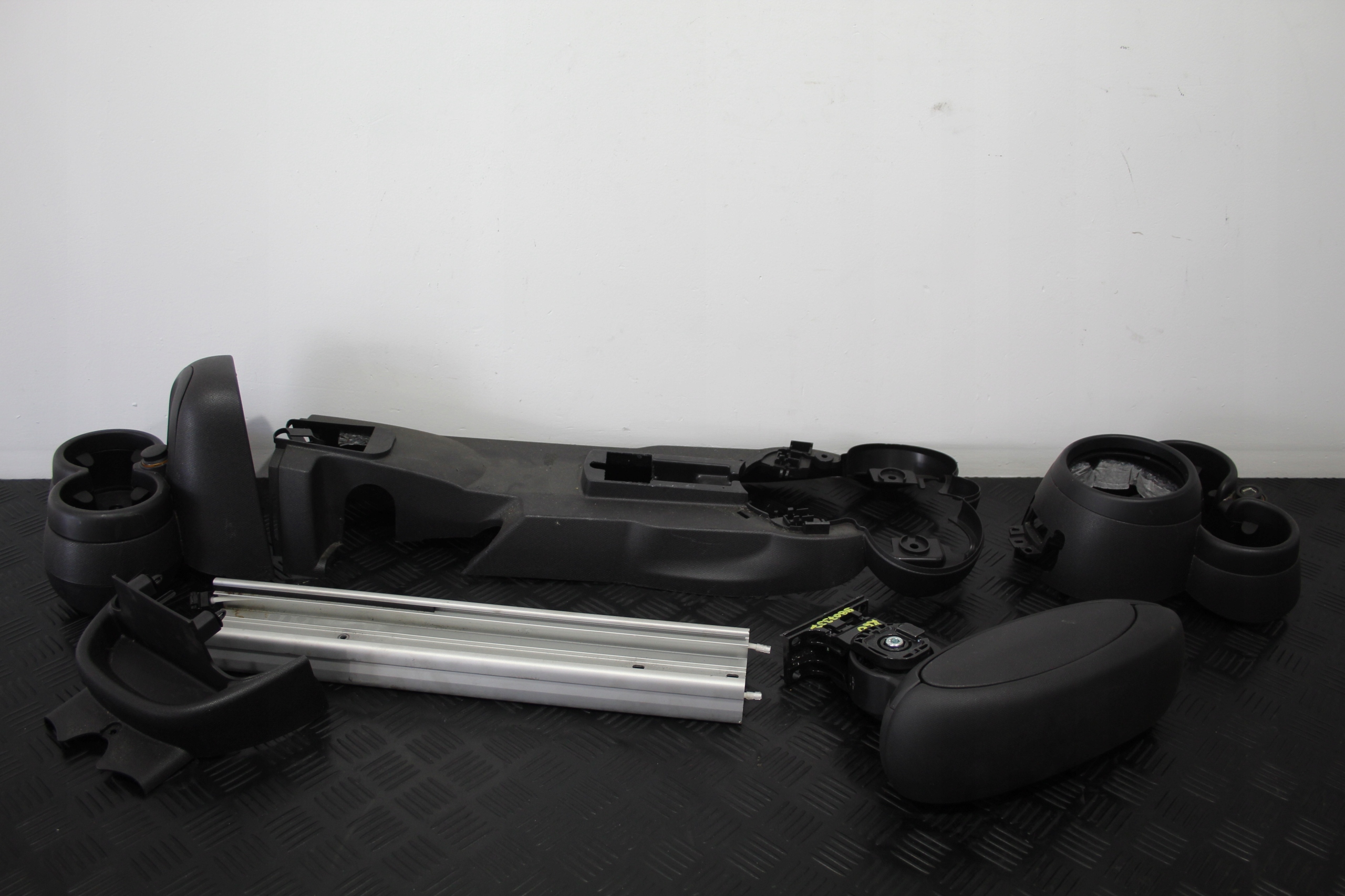TUNEL central armrest MINI COUNTRYMAN R60 N47