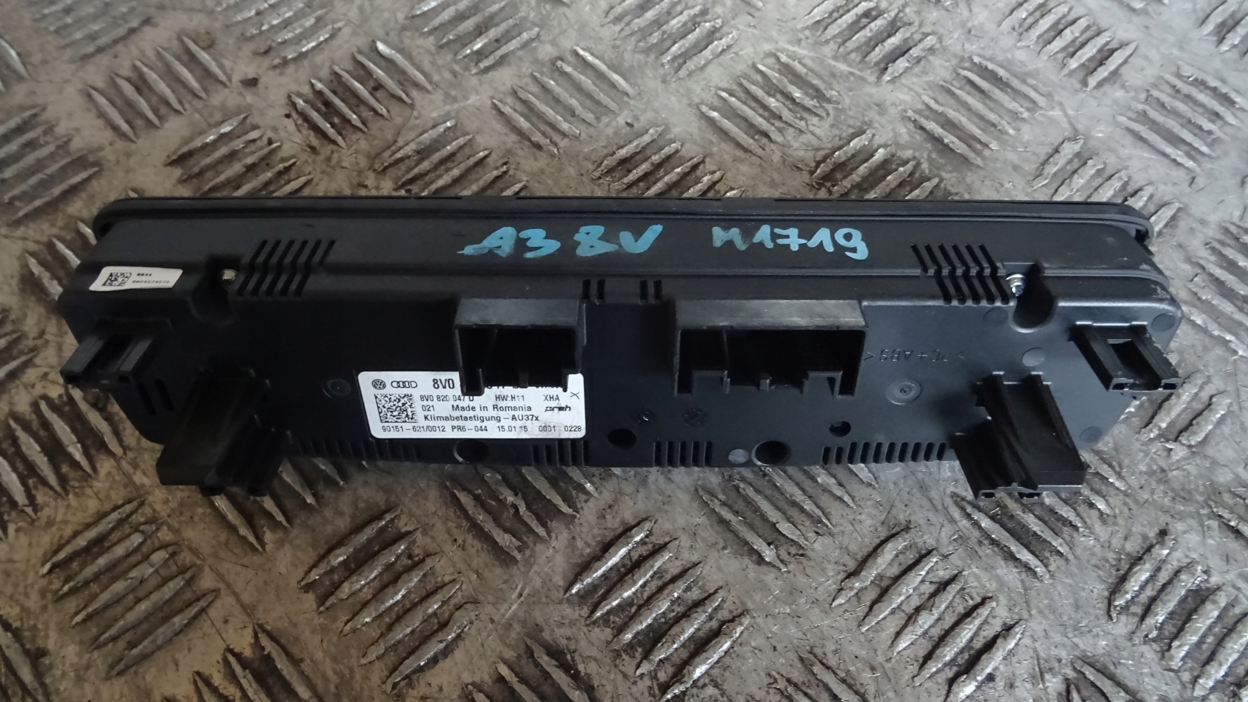 Unite commande clima Bouches buses AUDI A3 8V 8V0820047D