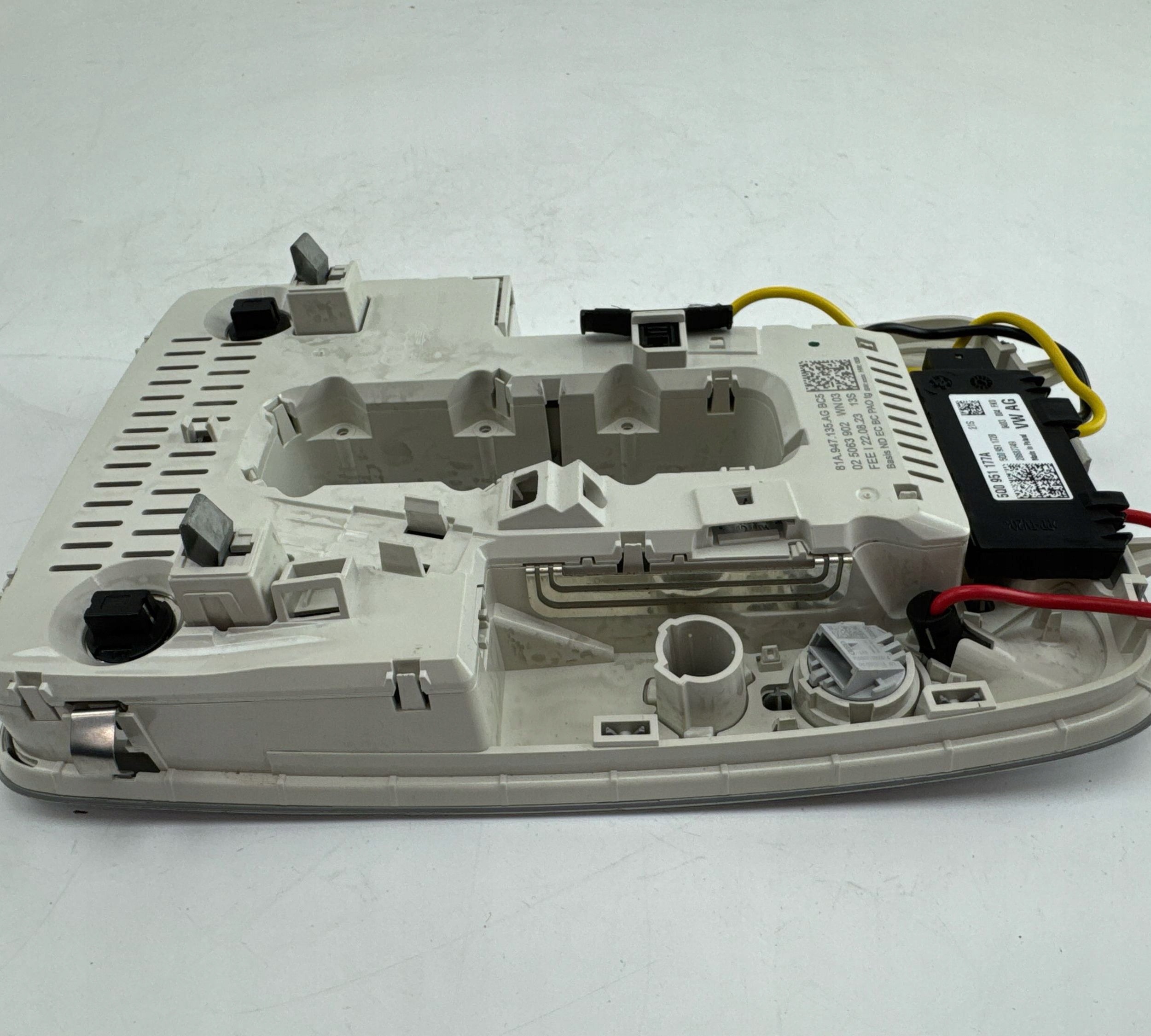 Audi Q8 2023 свет кресло переднего