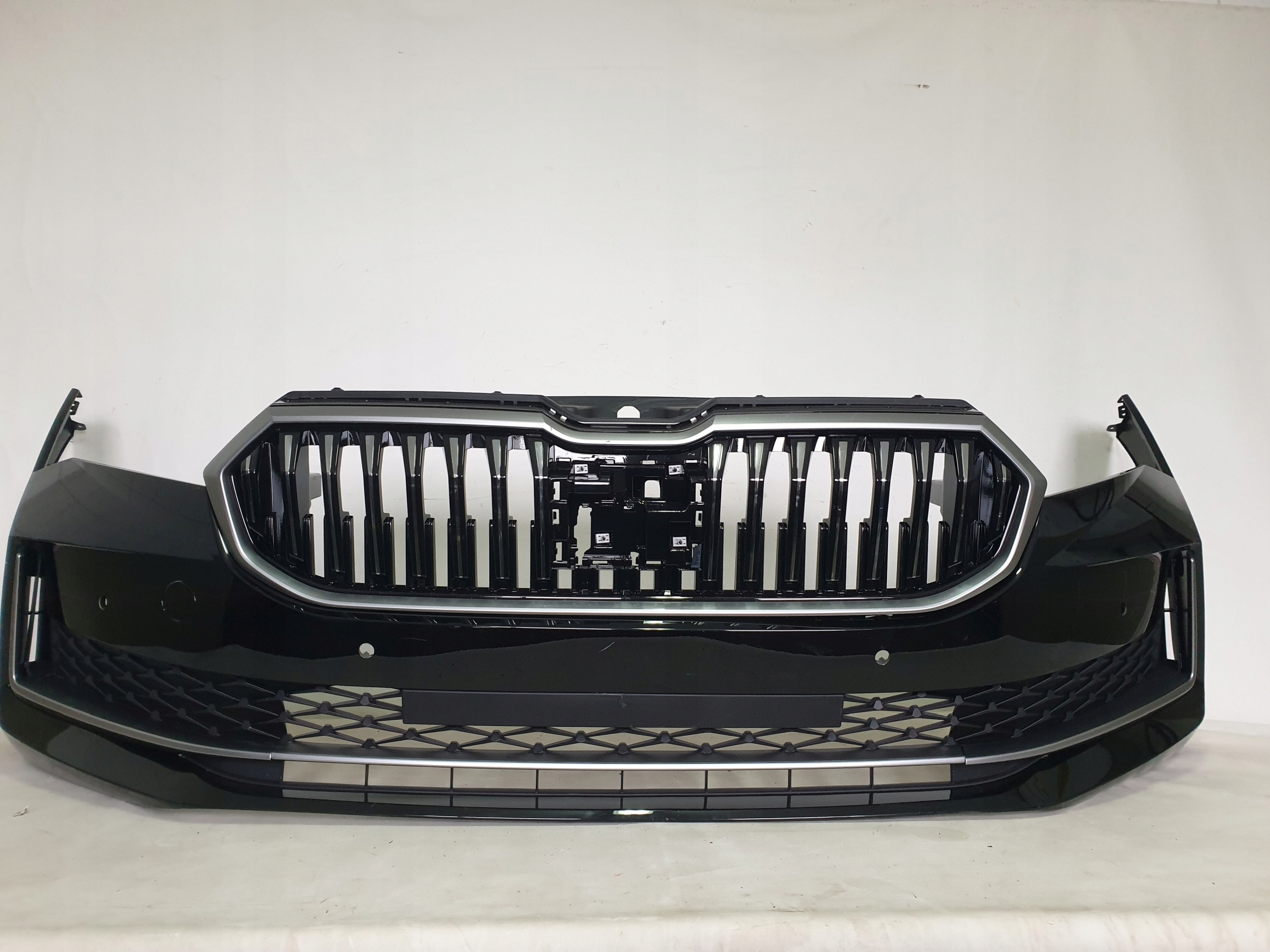 SKODA SUPERB IV 3P0 23-> bumper front front 4 x PDC cover 3P0807221