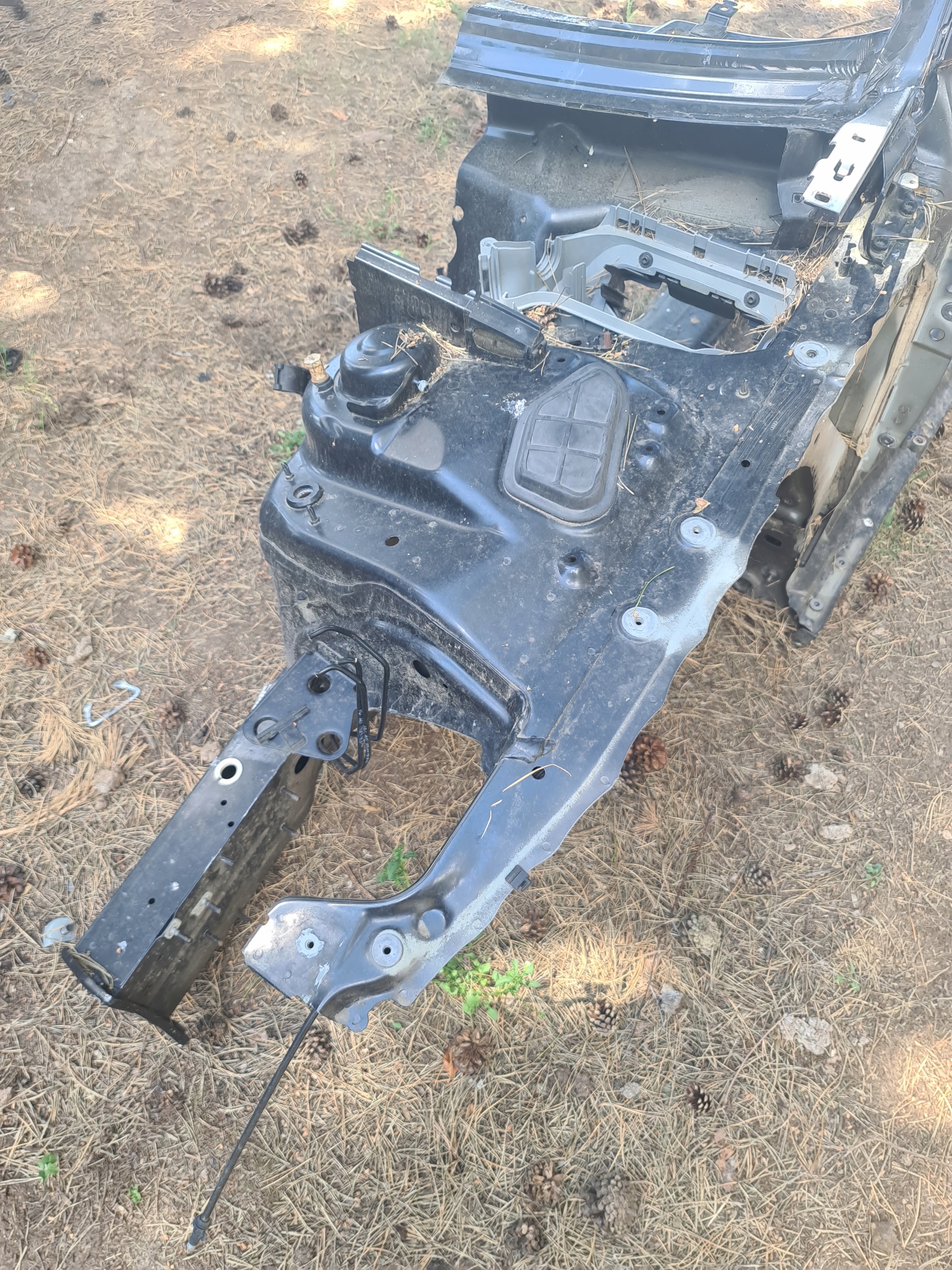 AUDI A4 8K B8 PODŁUŻNICA LEWA ĆWIARTKA PRÓG CZARNA Typ samochodu Samochody osobowe