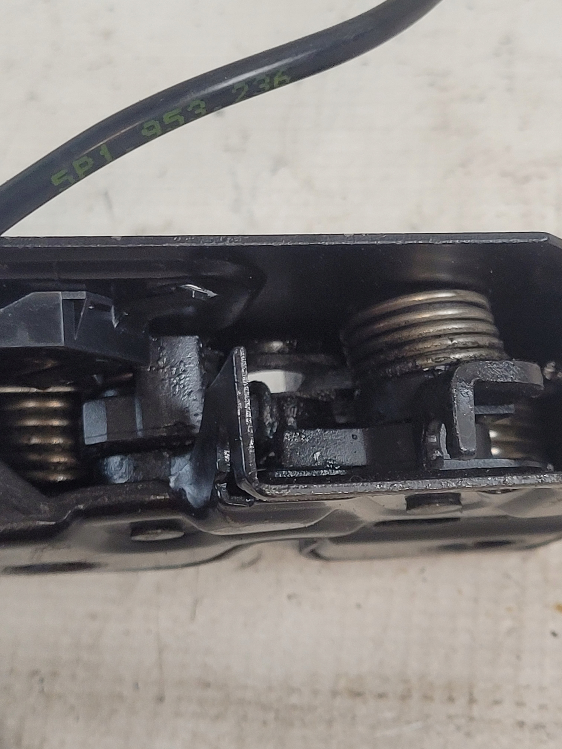 bonnet latch lock OE SEAT ALTEA 05r.