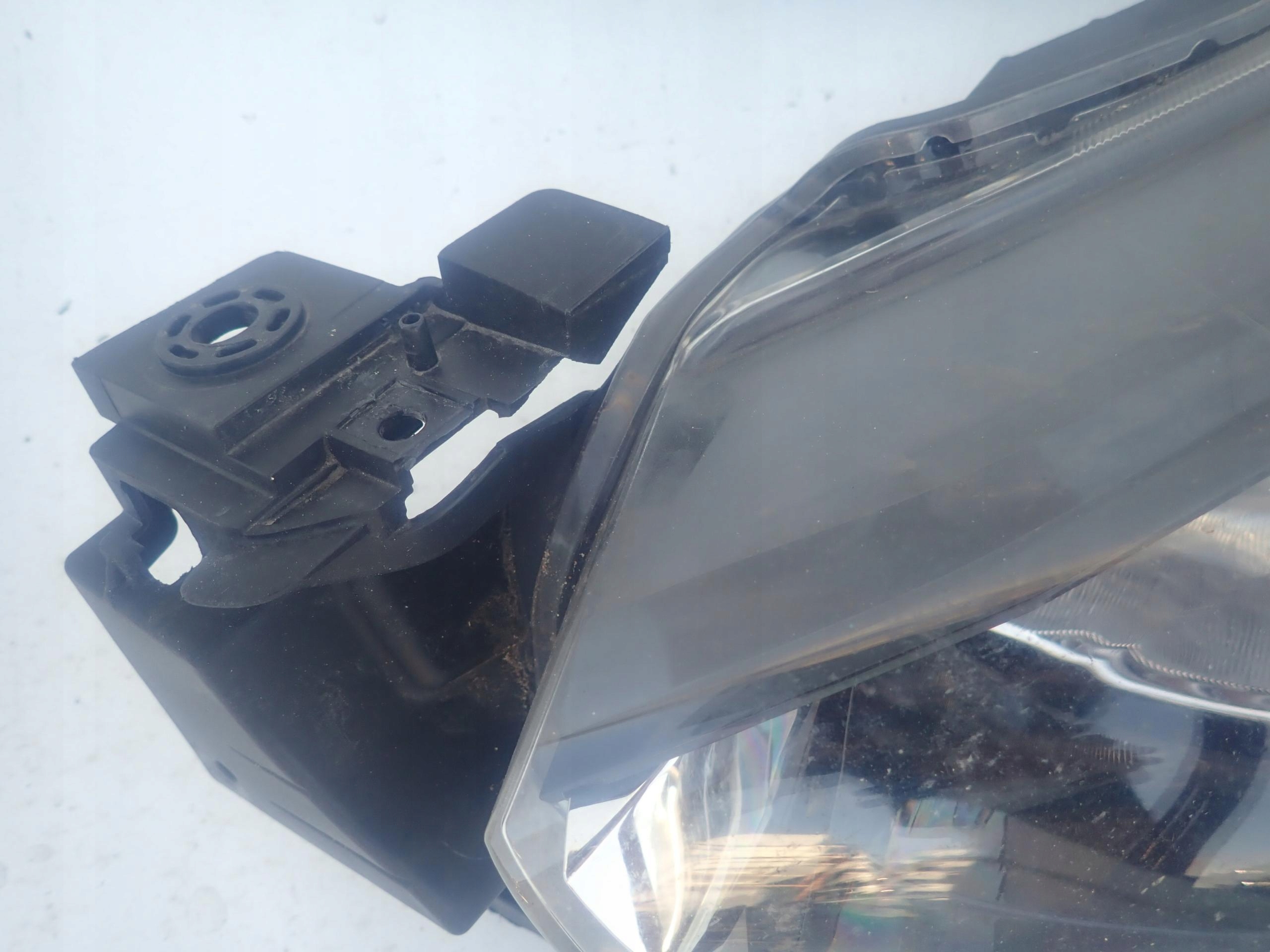 MAZDA 2 III 14-19 light front front left