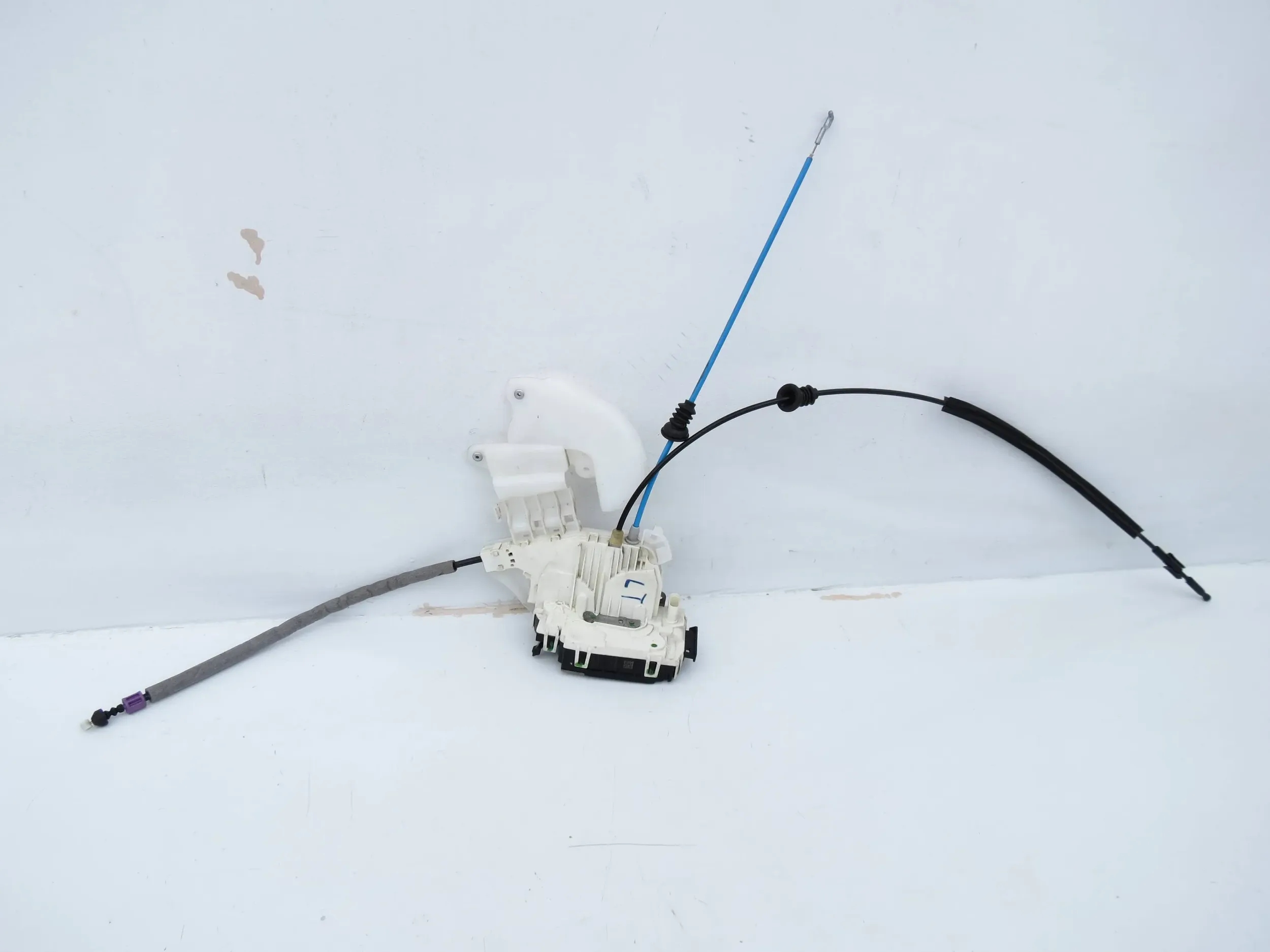 lock door left rear part 4 PIN MERCEDES CLS W218