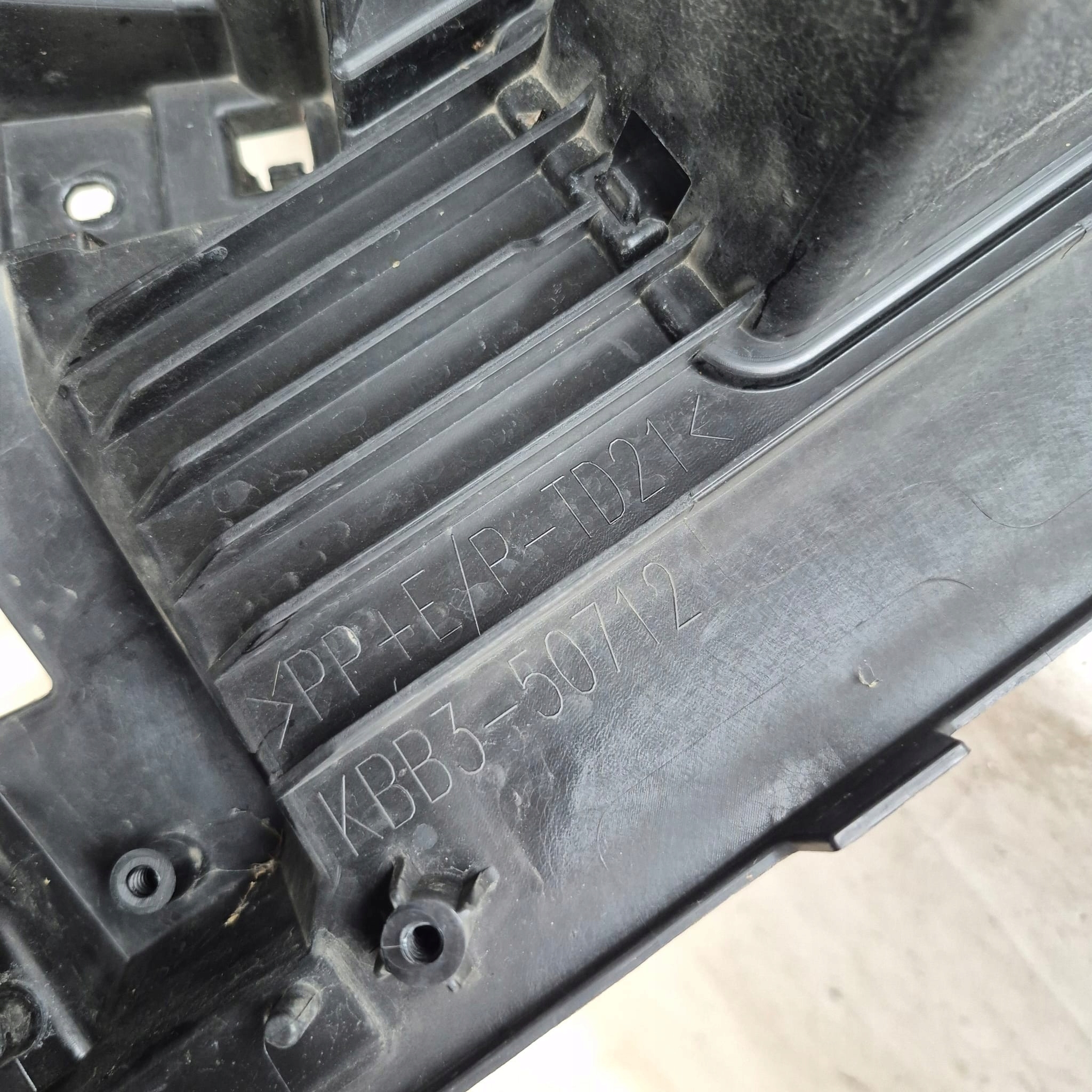 MAZDA CX-60 22- Support plaque Traverse GRILLA Support KBB3-50712